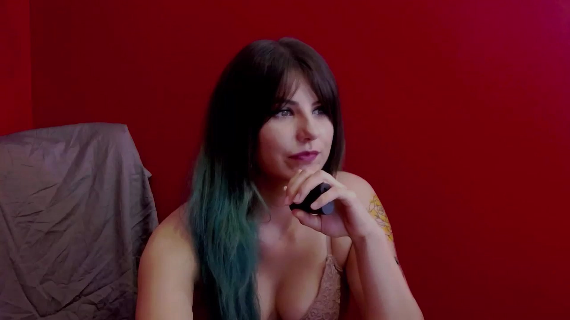 Gallery image thumbnail from IamAzaleea's myfreecams stream on, 09/19/2023, 20:21 image 16 of 20