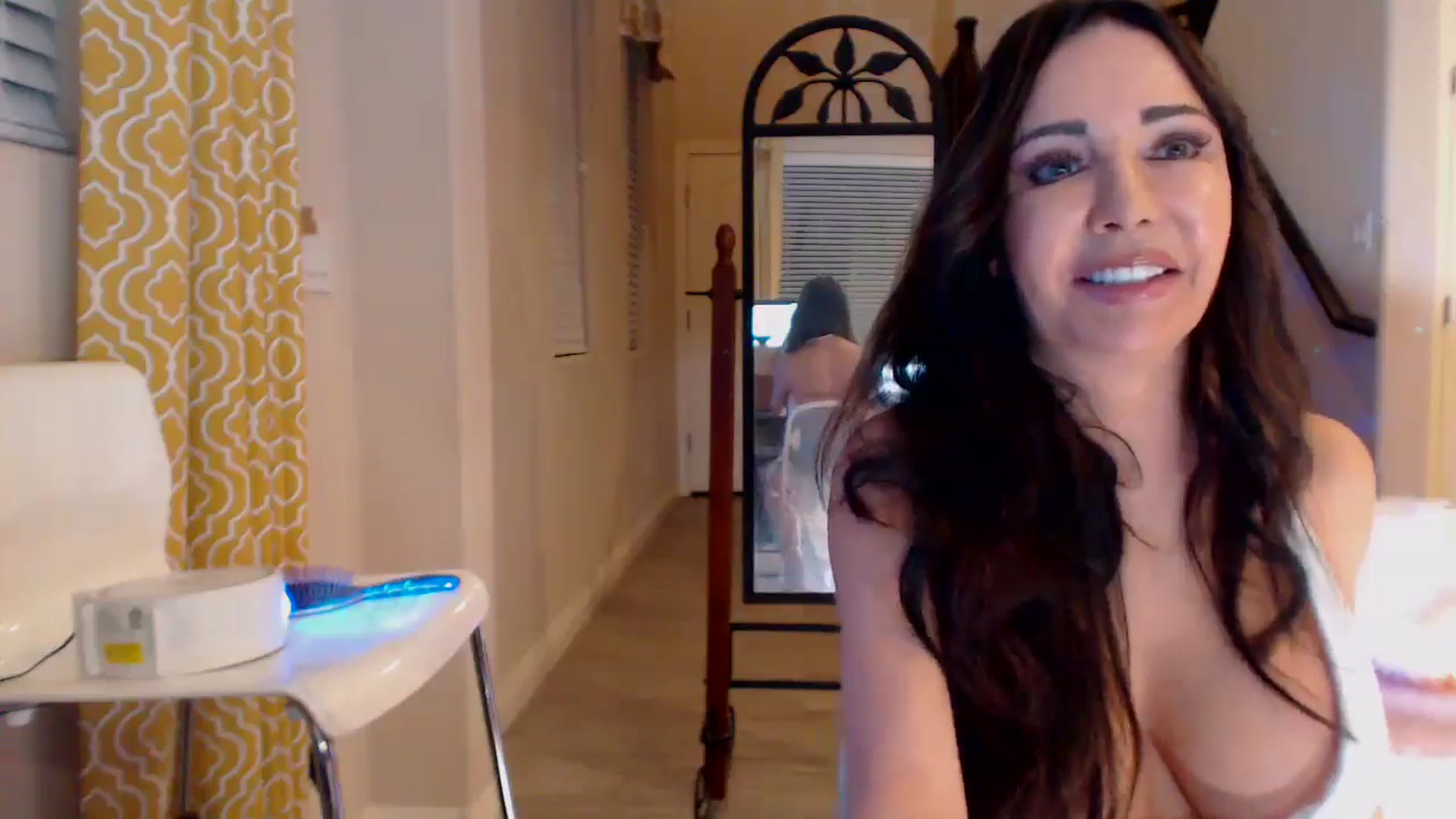Gallery image thumbnail from IamJewel's myfreecams stream on, 09/03/2024, 03:14 image 15 of 20