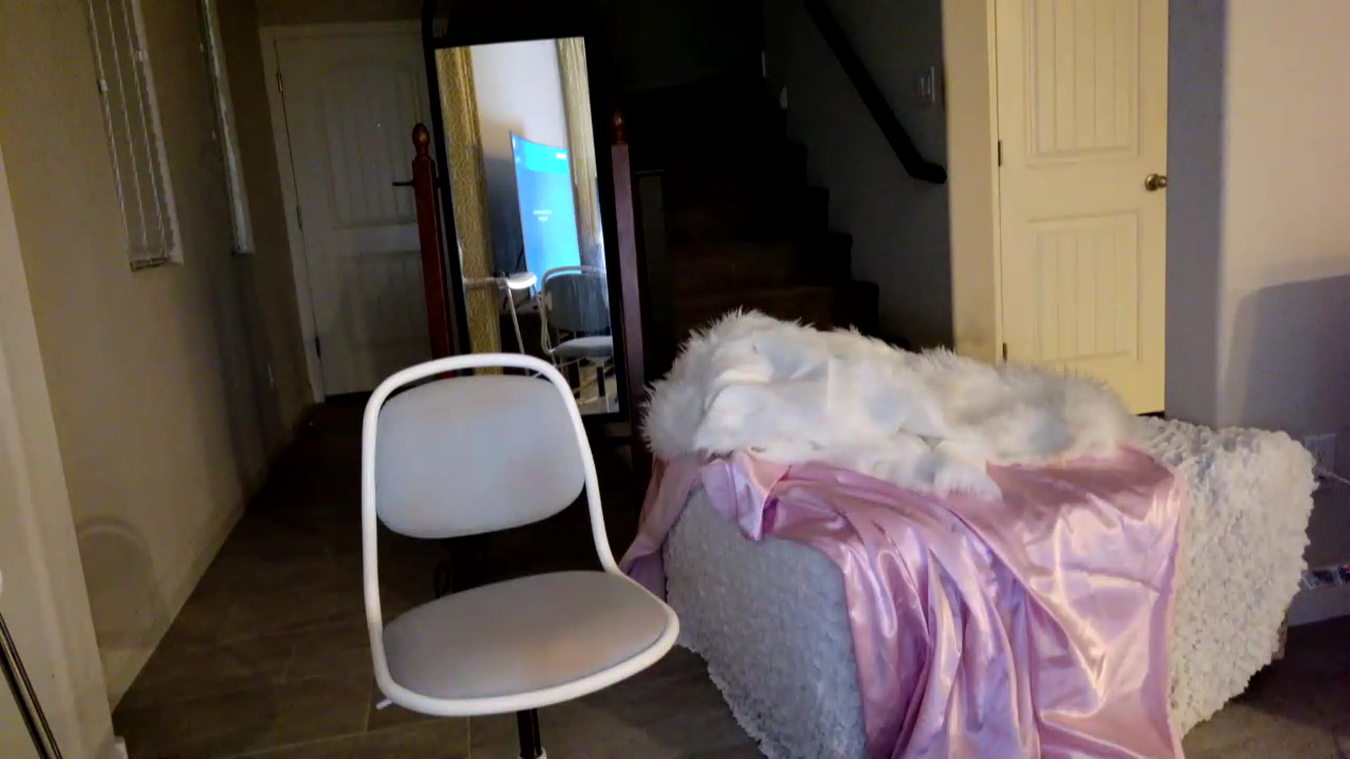 Gallery image thumbnail from IamJewel's myfreecams stream on, 05/25/2026, 03:56 image 2 of 20