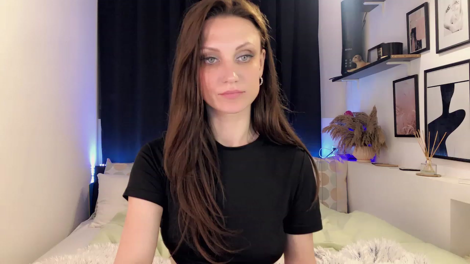 Gallery image thumbnail from IamJili's myfreecams stream on, 05/30/2023, 22:05 image 4 of 20