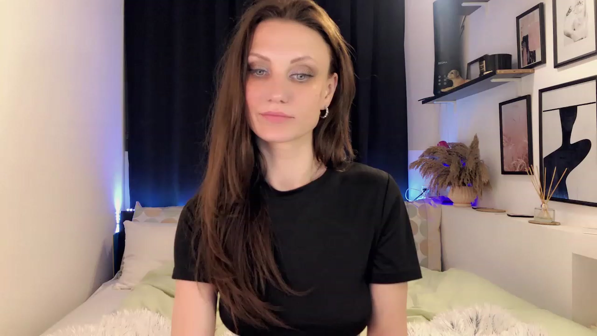 Gallery image thumbnail from IamJili's myfreecams stream on, 05/30/2023, 22:05 image 5 of 20
