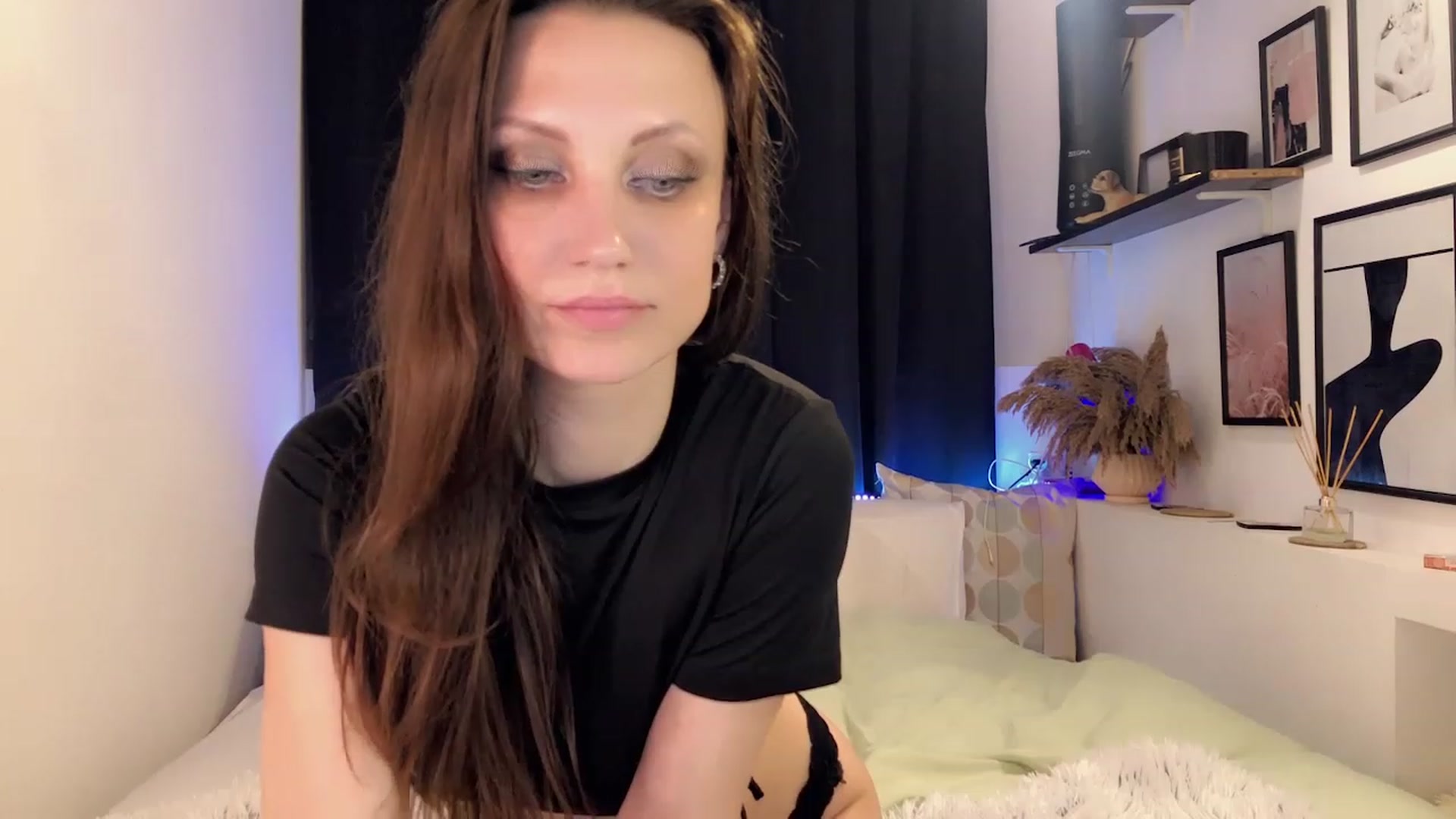 Gallery image thumbnail from IamJili's myfreecams stream on, 05/30/2023, 22:05 image 3 of 20