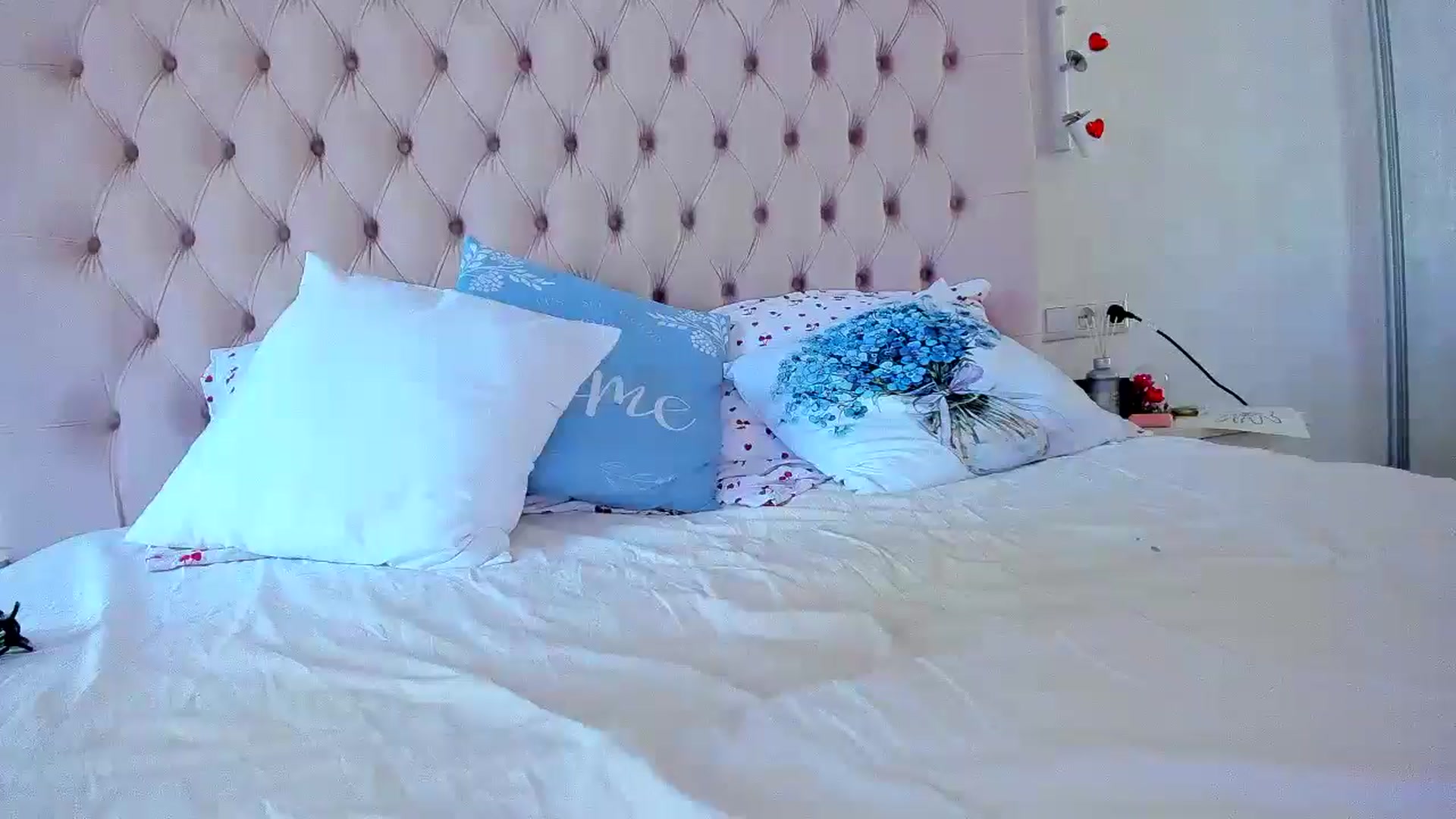 Gallery image thumbnail from IamKristina's myfreecams stream on, 08/16/2025, 08:38 image 6 of 20