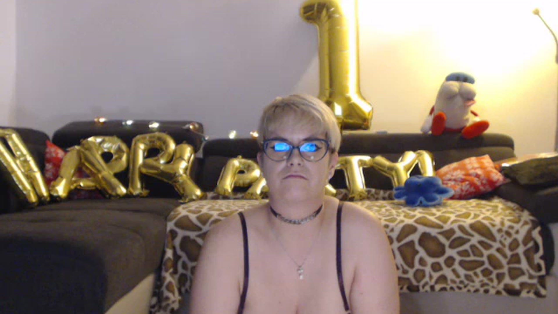 Gallery image thumbnail from IamMiky's myfreecams stream on, 06/19/2023, 24:29 image 16 of 20