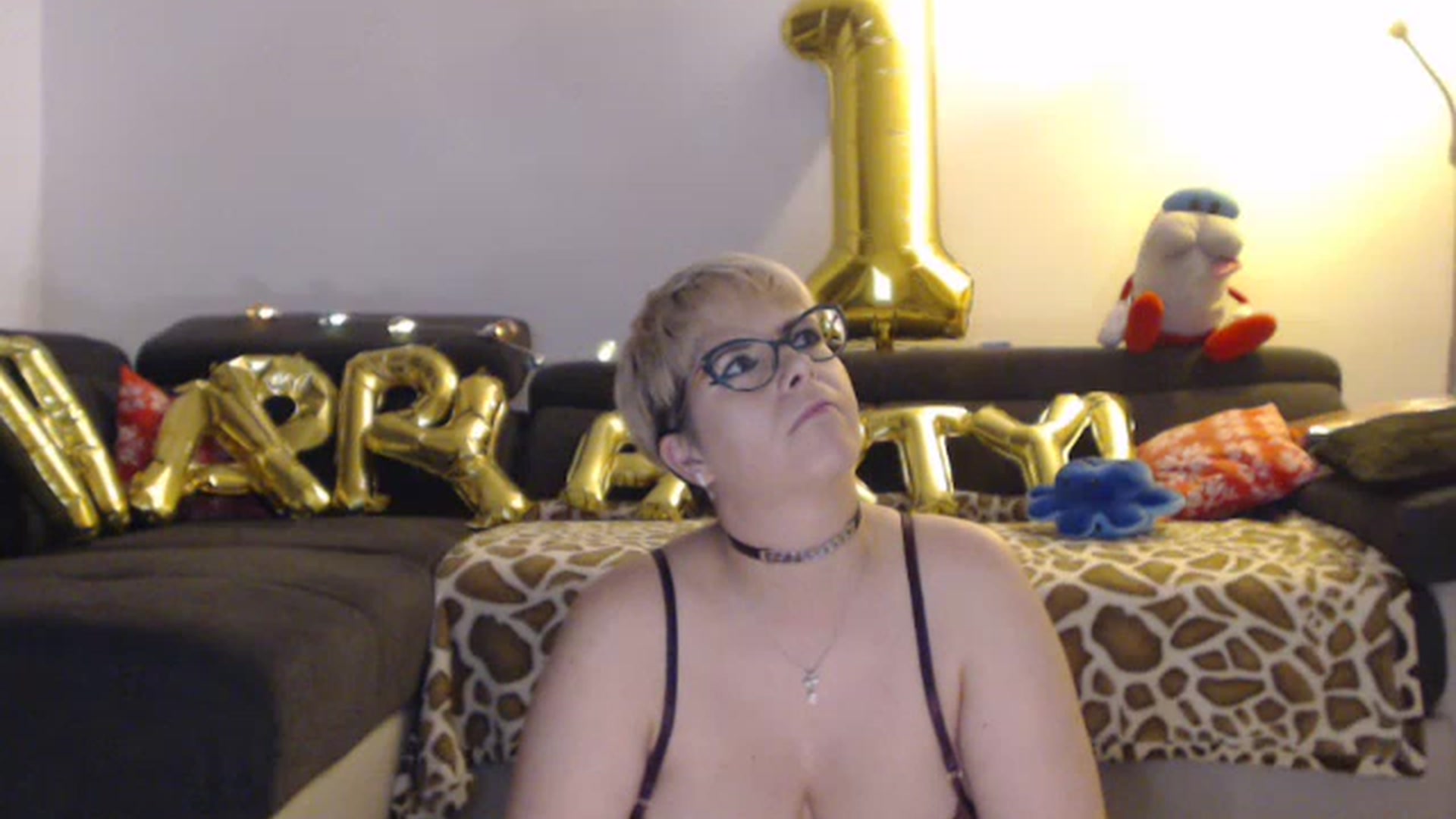 Gallery image thumbnail from IamMiky's myfreecams stream on, 06/19/2023, 24:29 image 13 of 20