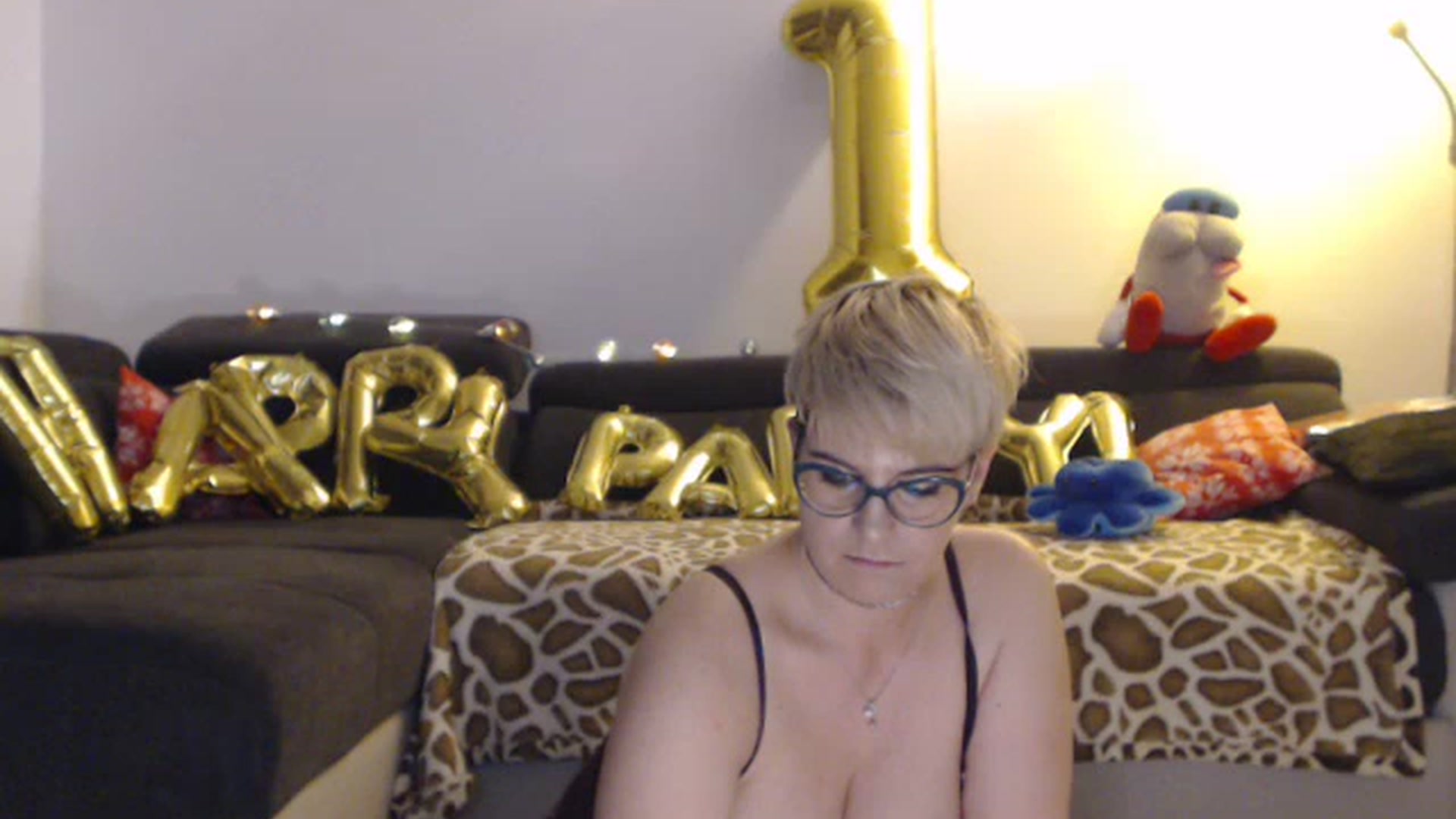 Gallery image thumbnail from IamMiky's myfreecams stream on, 06/19/2023, 24:29 image 17 of 20