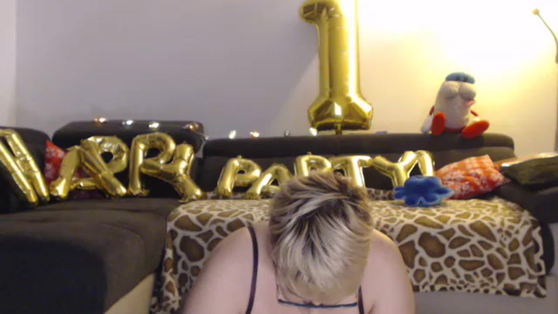 Gallery image thumbnail from IamMiky's myfreecams stream on, 06/19/2023, 24:29 image 6 of 20