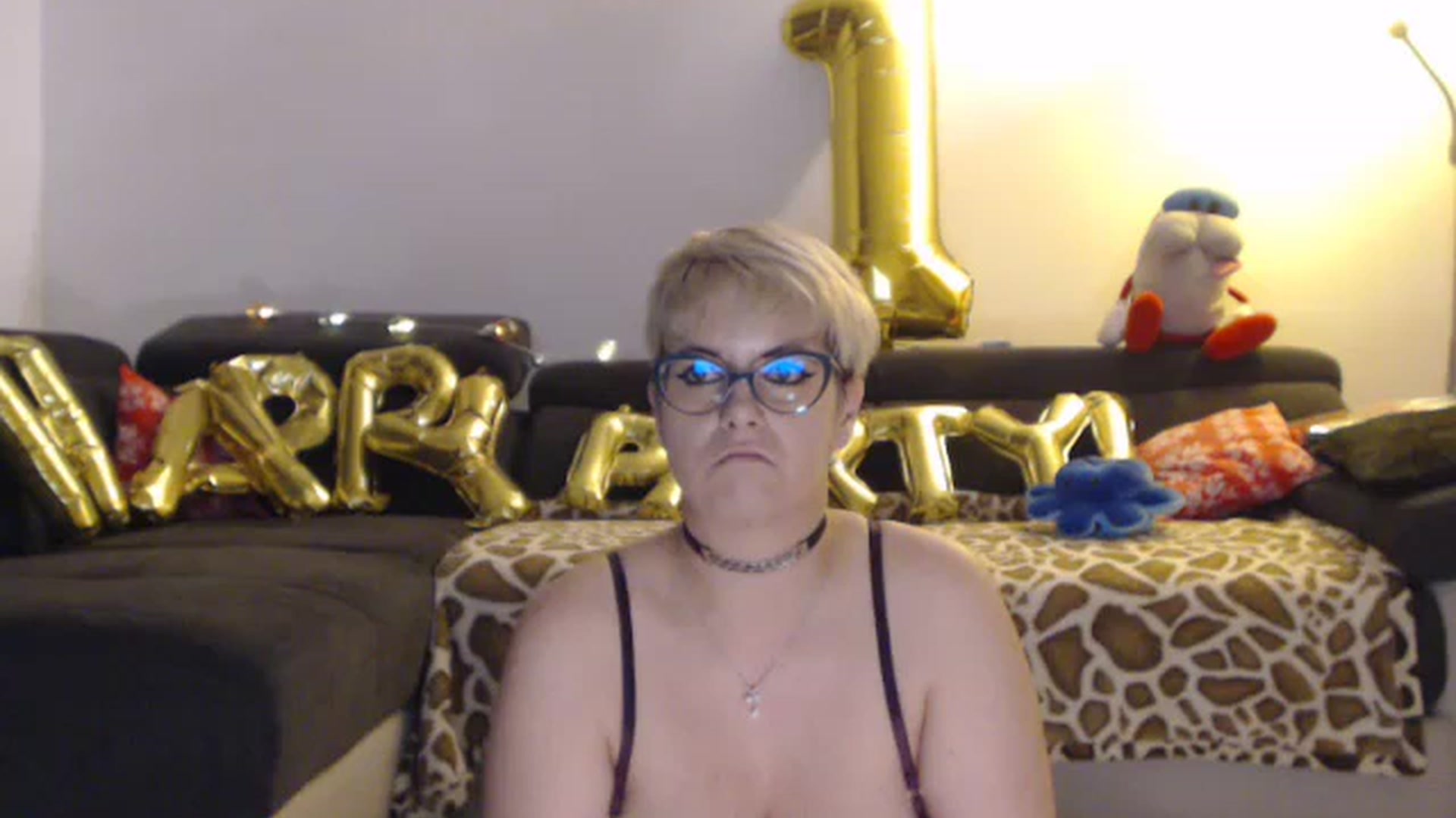 Gallery image thumbnail from IamMiky's myfreecams stream on, 06/19/2023, 24:29 image 3 of 20