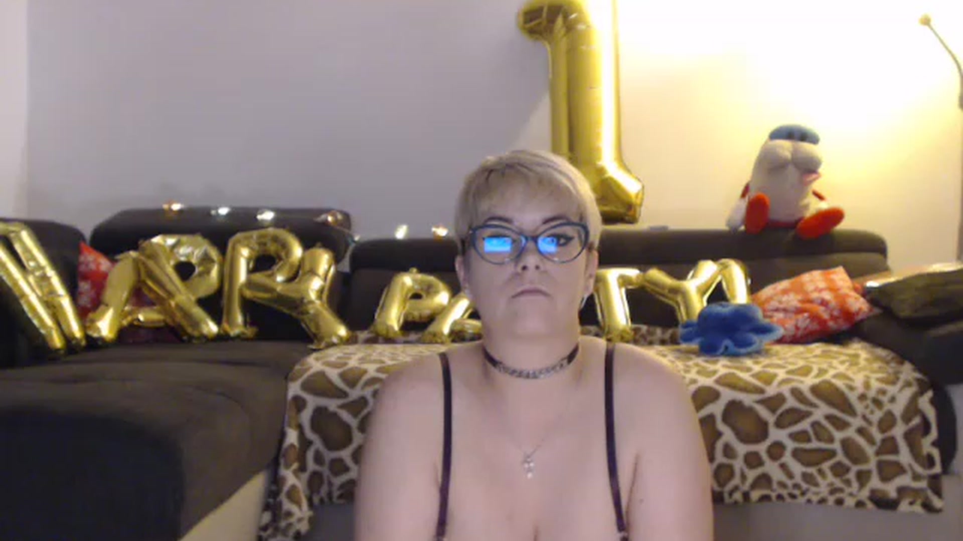 Gallery image thumbnail from IamMiky's myfreecams stream on, 06/19/2023, 24:29 image 14 of 20