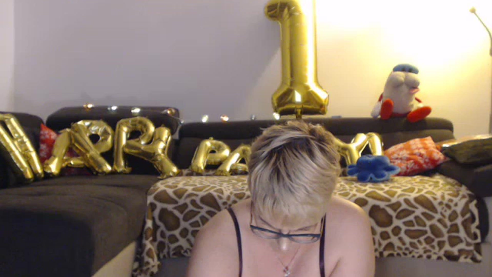 Gallery image thumbnail from IamMiky's myfreecams stream on, 06/19/2023, 24:29 image 12 of 20