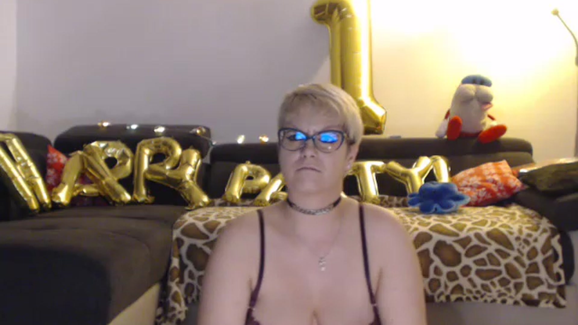 Gallery image thumbnail from IamMiky's myfreecams stream on, 06/19/2023, 24:29 image 5 of 20
