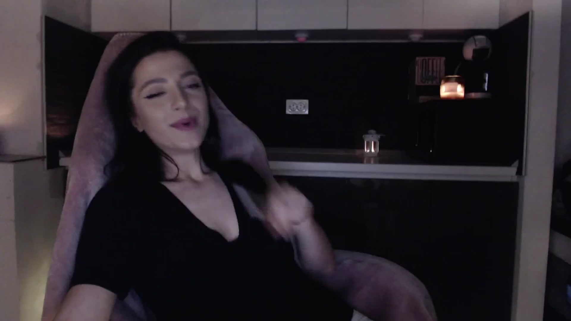 Gallery image thumbnail from IamNOTbaby's myfreecams stream on, 05/17/2024, 21:37 image 17 of 20