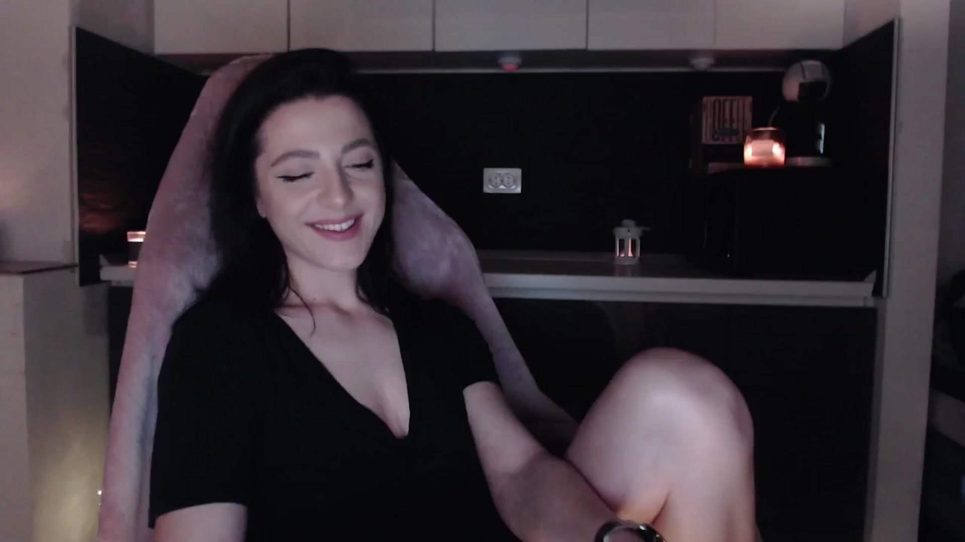 Gallery image thumbnail from IamNOTbaby's myfreecams stream on, 05/17/2024, 21:37 image 6 of 20