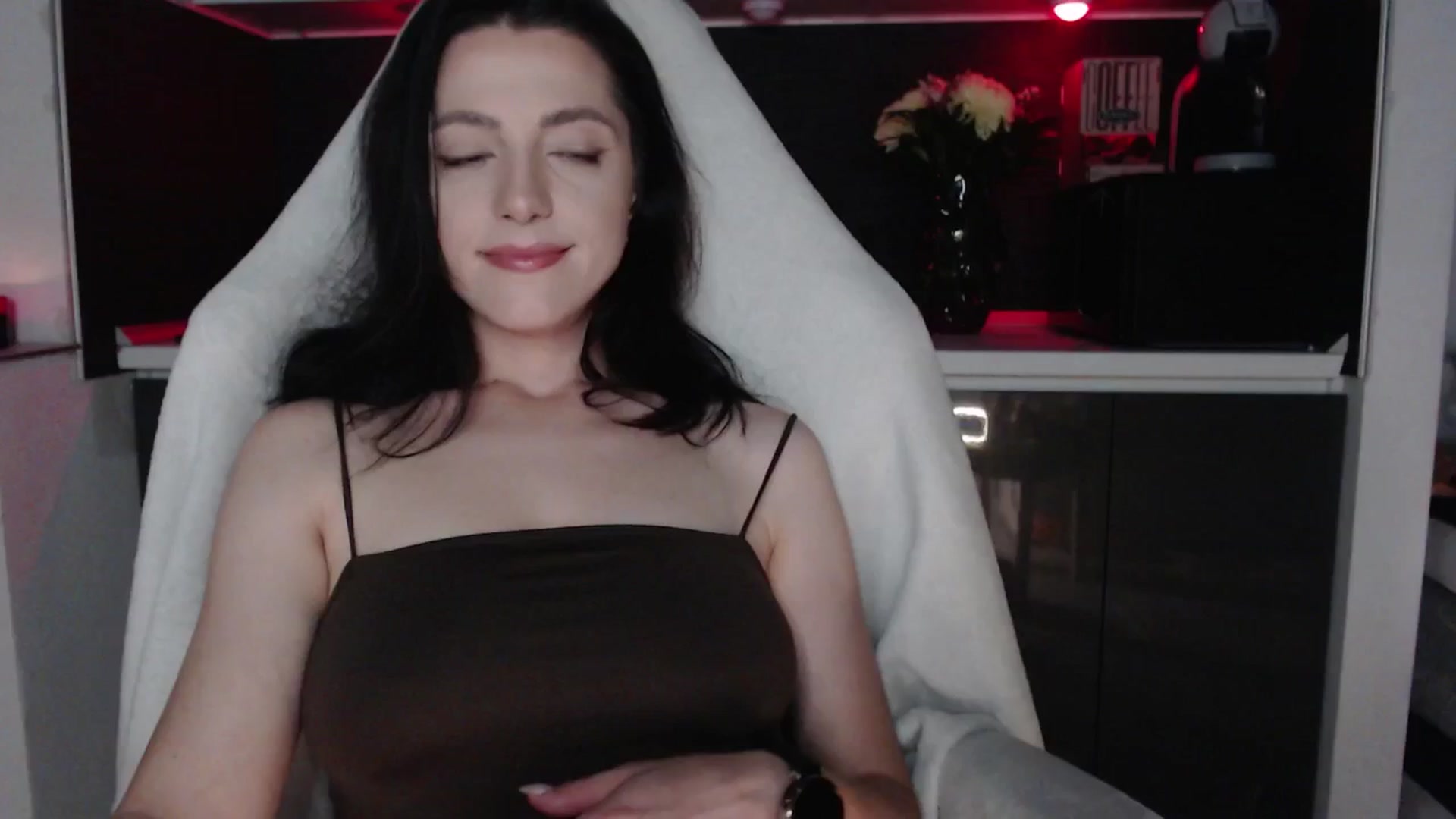 Gallery image thumbnail from IamNOTbaby's myfreecams stream on, 06/10/2024, 24:03 image 11 of 20