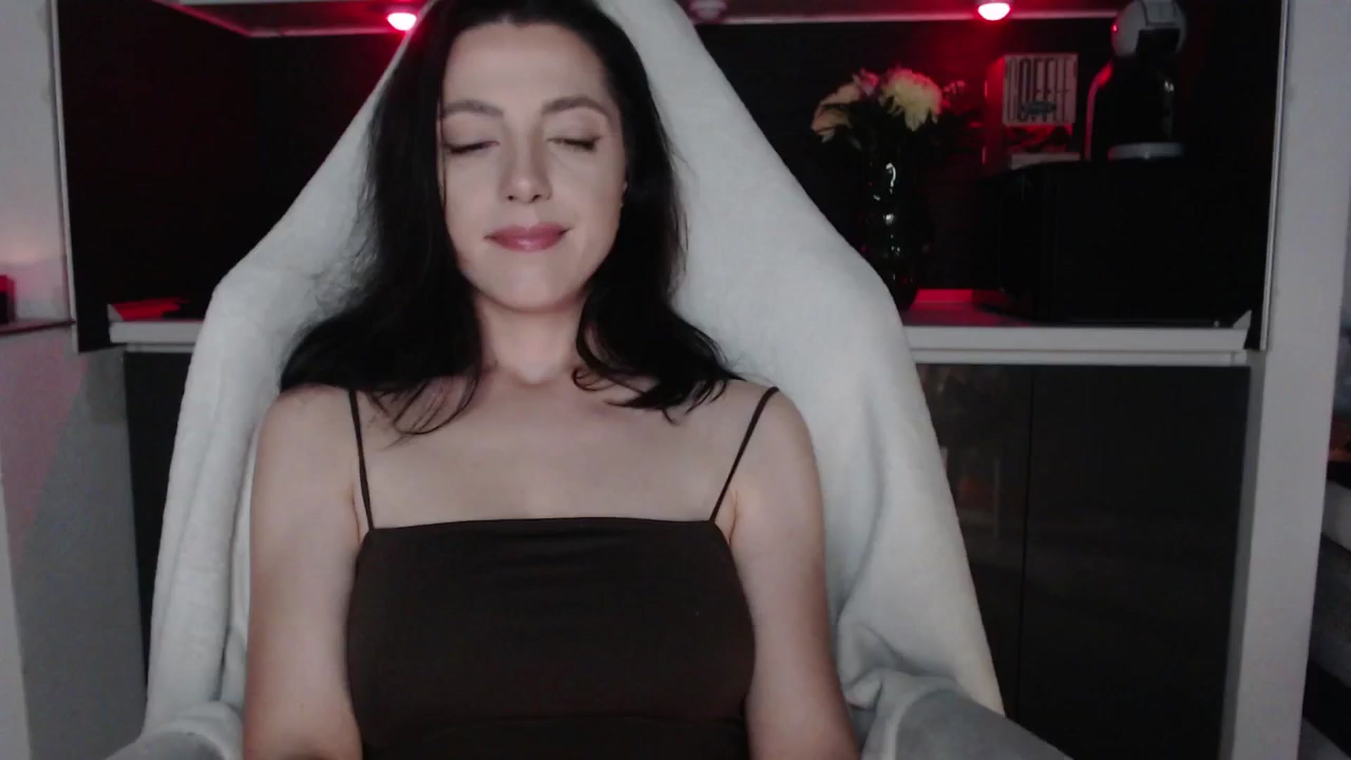 Gallery image thumbnail from IamNOTbaby's myfreecams stream on, 06/10/2024, 24:03 image 12 of 20