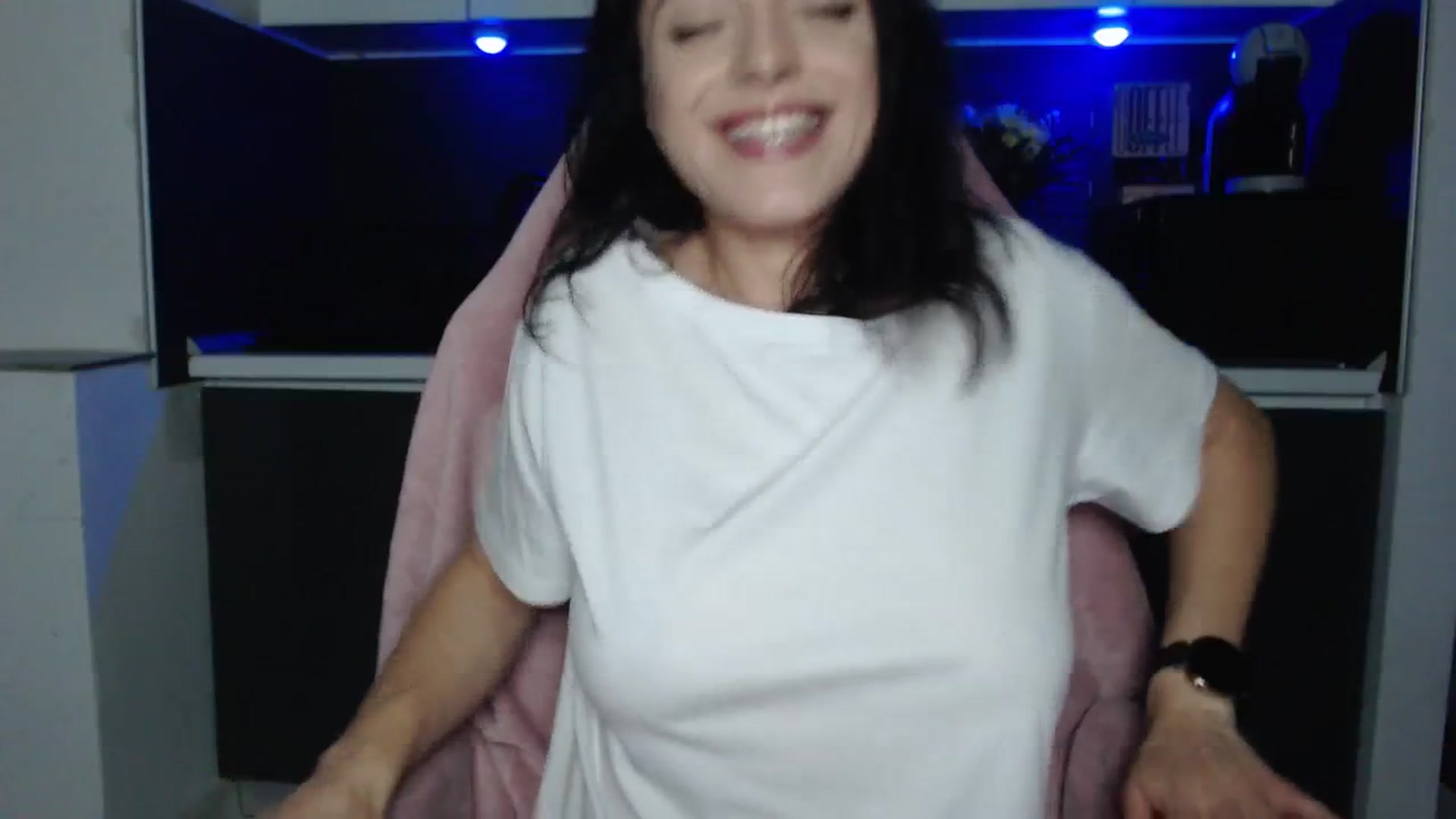 Gallery image thumbnail from IamNOTbaby's myfreecams stream on, 06/14/2024, 21:36 image 8 of 20