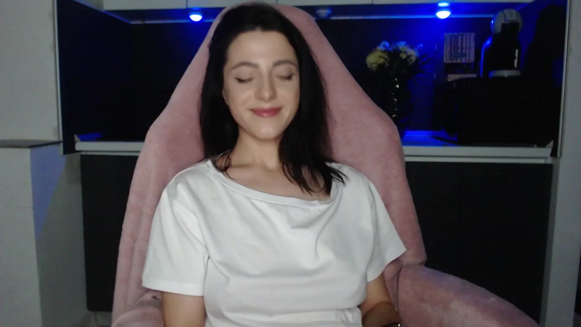 Gallery image thumbnail from IamNOTbaby's myfreecams stream on, 06/14/2024, 21:36 image 6 of 20