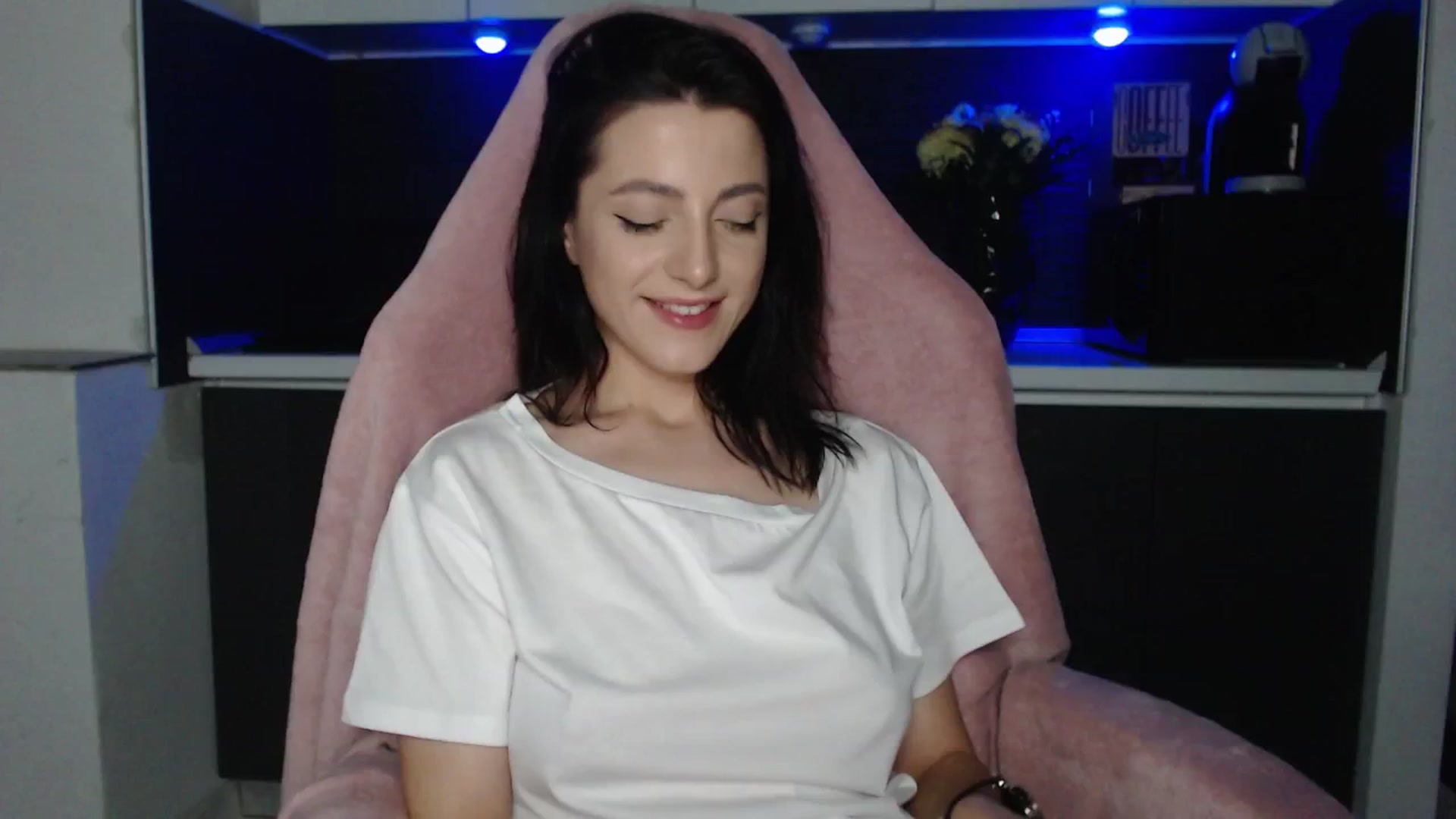 Gallery image thumbnail from IamNOTbaby's myfreecams stream on, 06/14/2024, 21:36 image 4 of 20