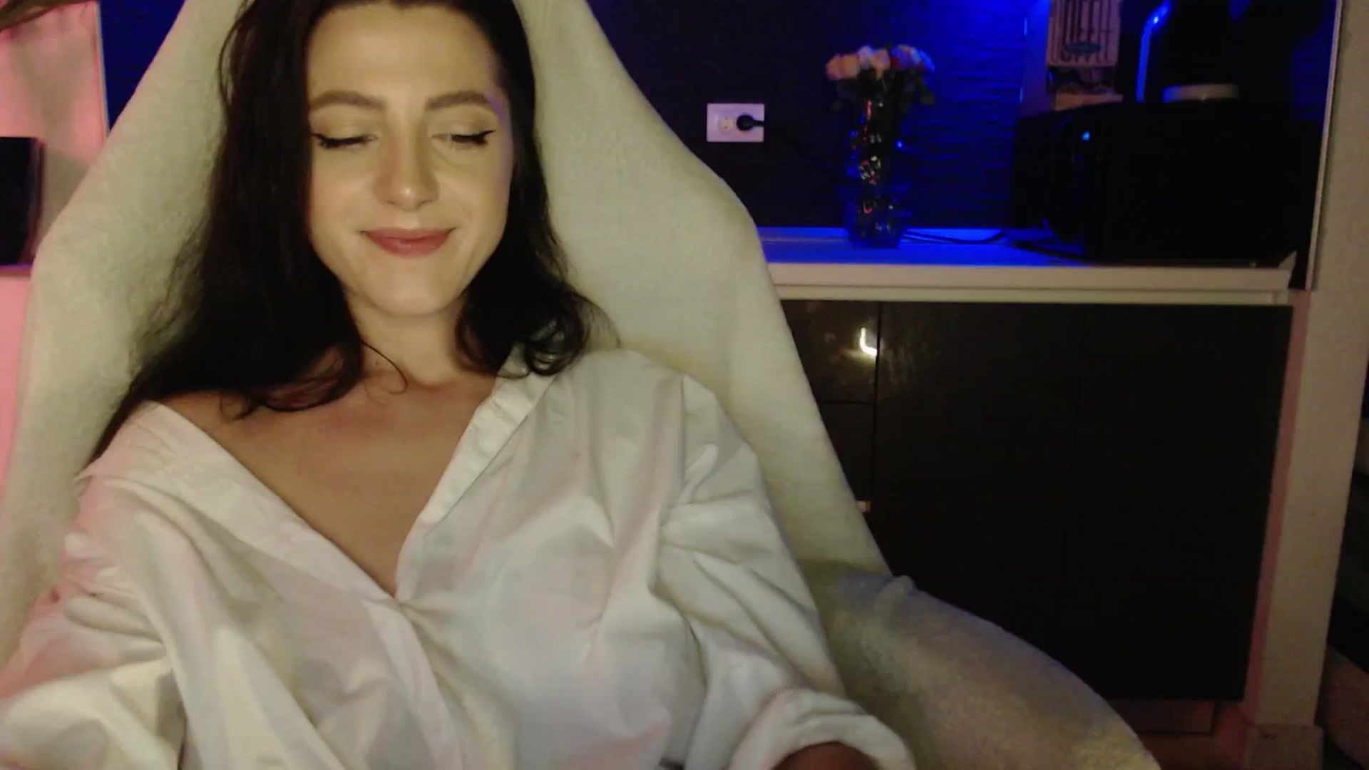 Gallery image thumbnail from IamNOTbaby's myfreecams stream on, 06/29/2024, 14:30 image 14 of 20