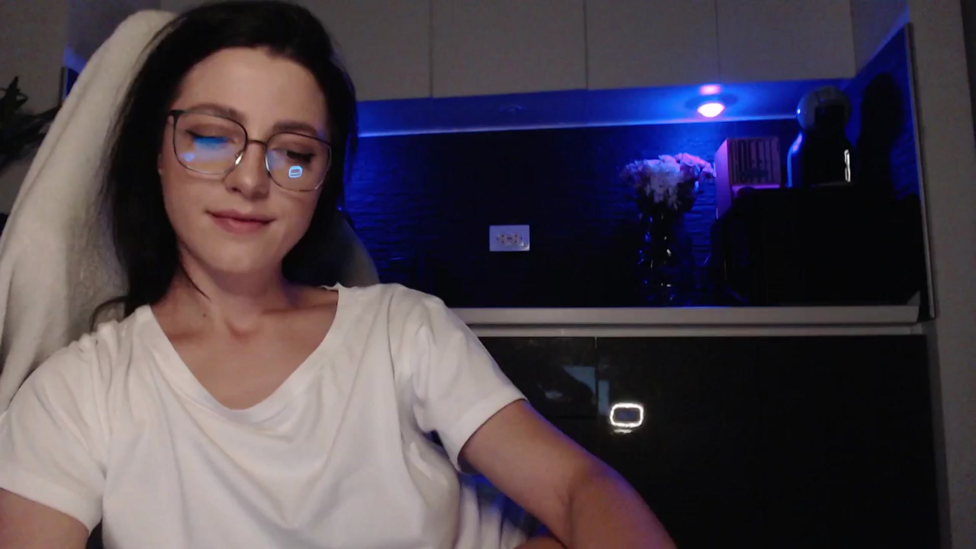 Gallery image thumbnail from IamNOTbaby's myfreecams stream on, 07/31/2024, 24:21 image 4 of 20