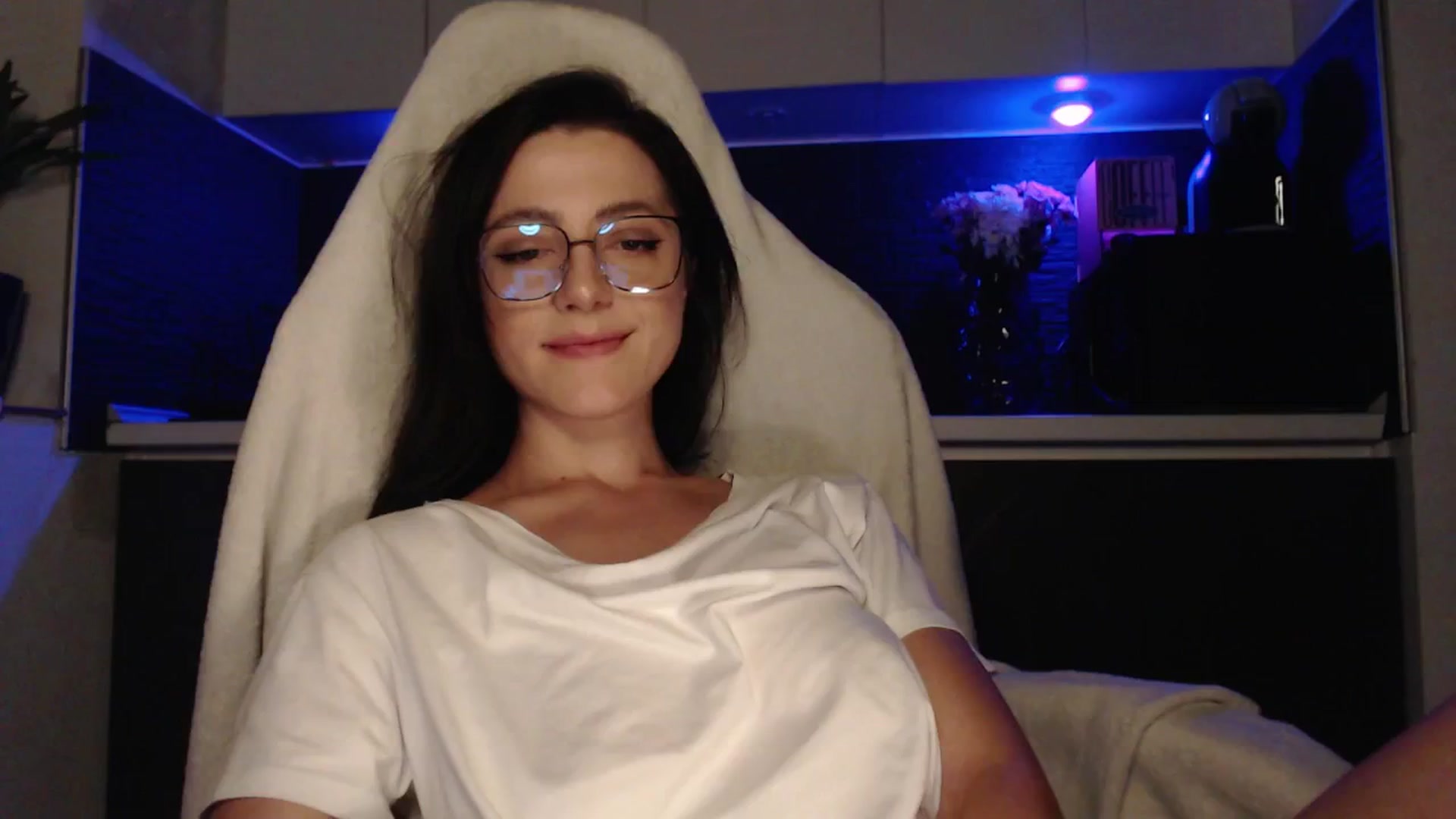 Gallery image thumbnail from IamNOTbaby's myfreecams stream on, 07/31/2024, 24:21 image 15 of 20