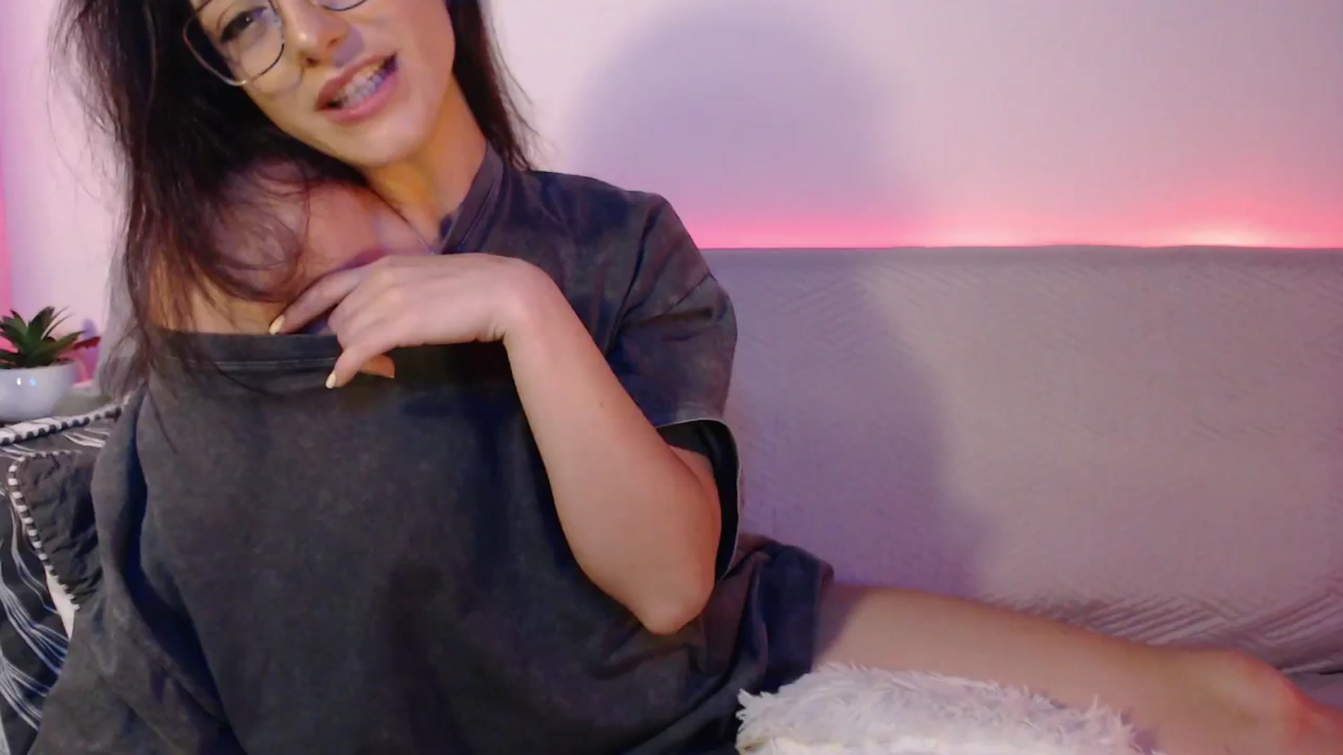Gallery image thumbnail from IamNOTbaby's myfreecams stream on, 08/25/2024, 01:58 image 15 of 20