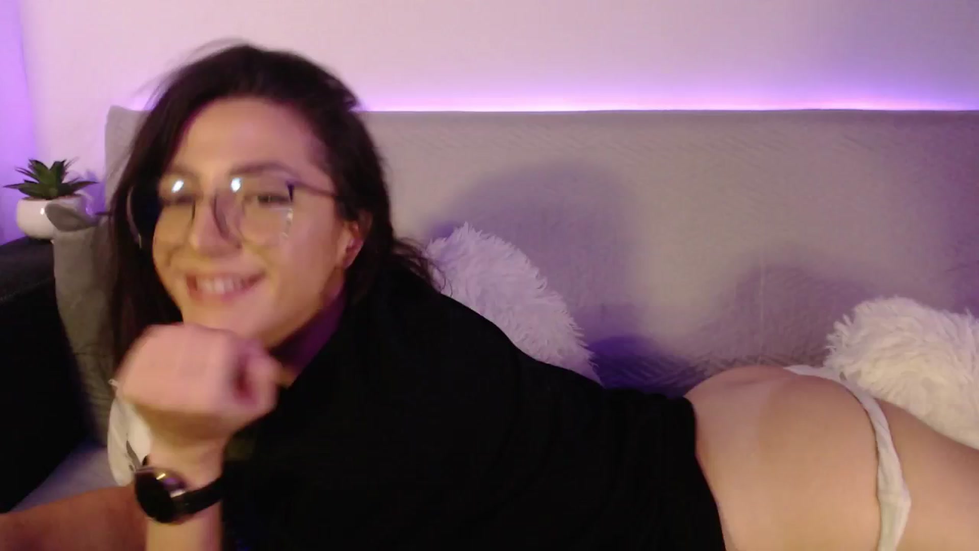 Gallery image thumbnail from IamNOTbaby's myfreecams stream on, 08/29/2024, 24:27 image 9 of 20