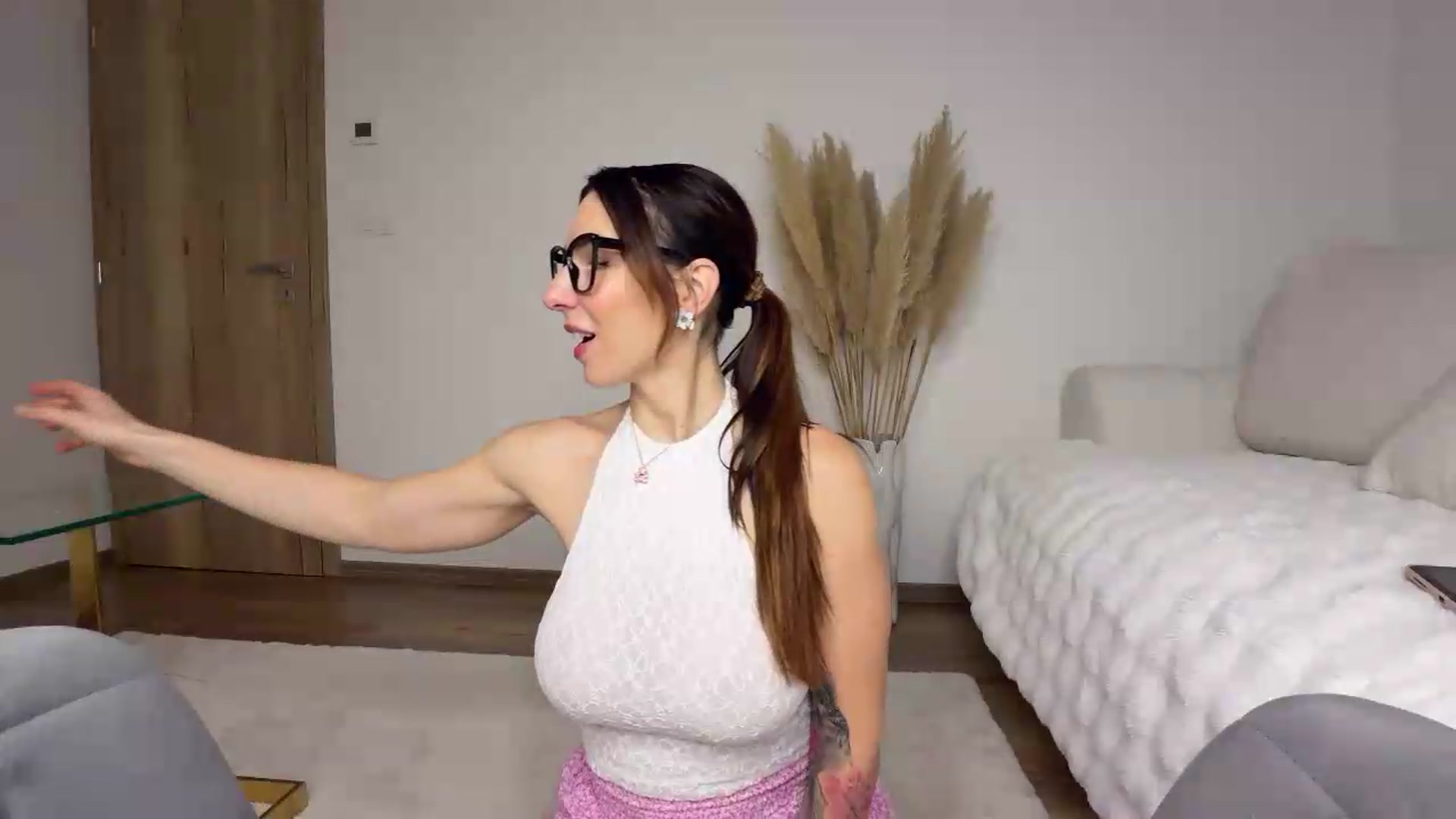Gallery image thumbnail from IamTess's myfreecams stream on, 06/02/2026, 07:18 image 6 of 20