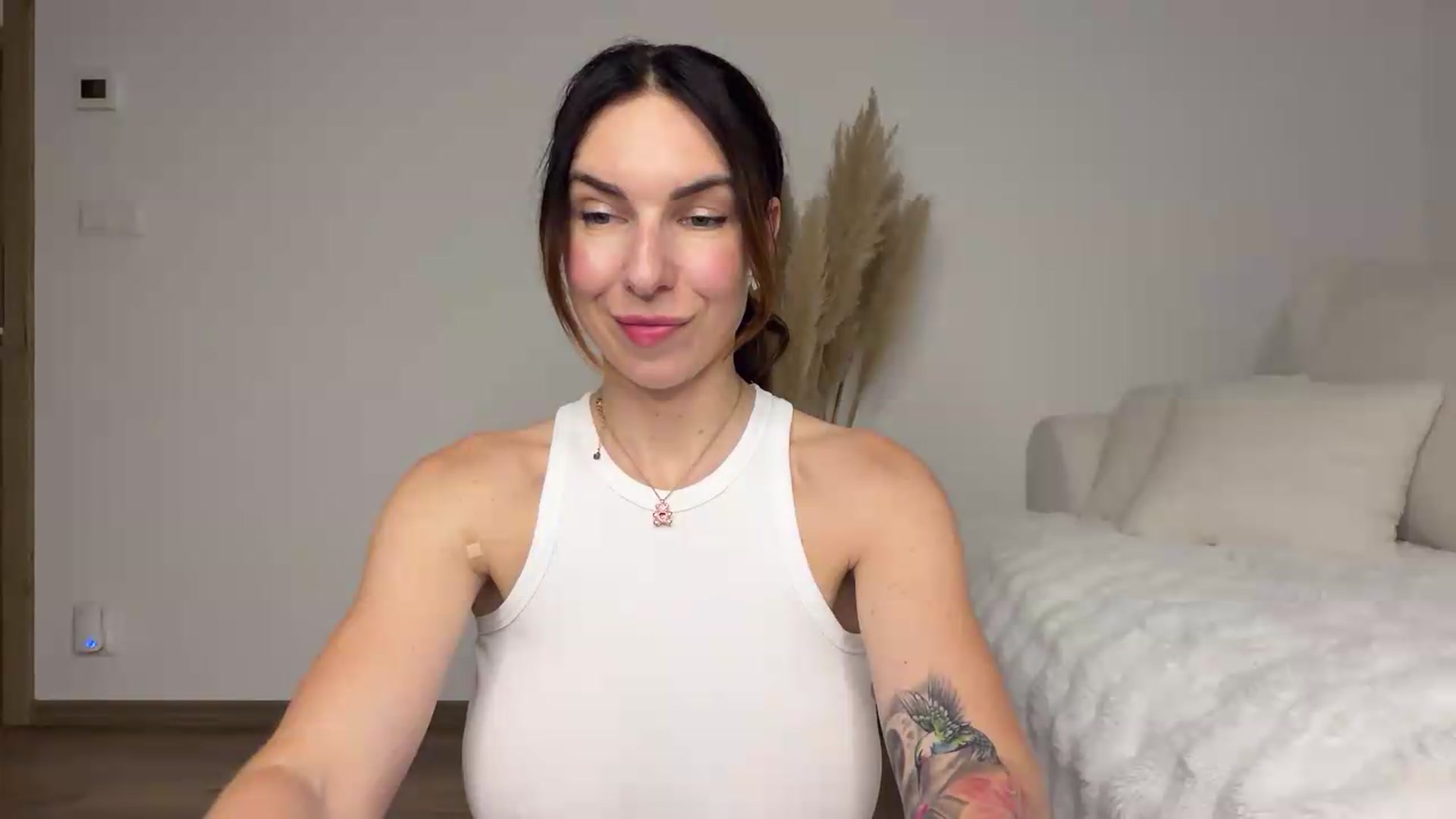 Gallery image thumbnail from IamTess's myfreecams stream on, 06/11/2026, 12:36 image 20 of 20
