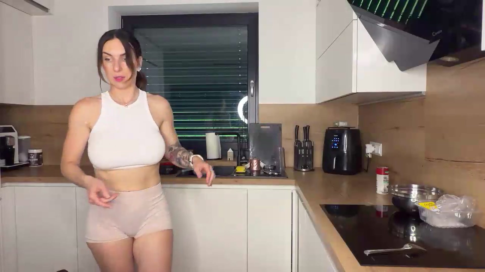 Gallery image thumbnail from IamTess's myfreecams stream on, 06/11/2026, 16:31 image 9 of 20
