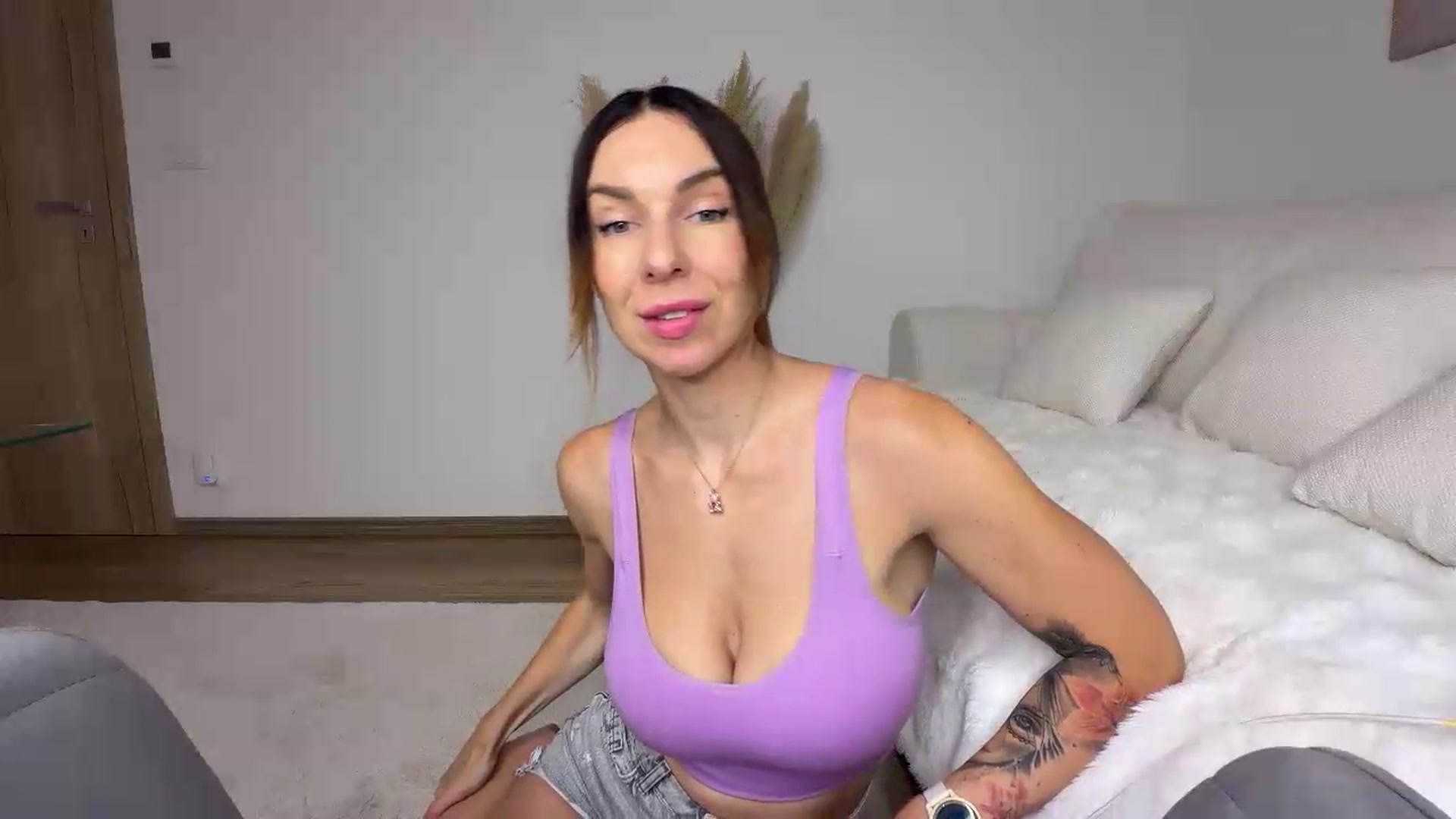 Gallery image thumbnail from IamTess's myfreecams stream on, 07/31/2026, 06:48 image 10 of 20