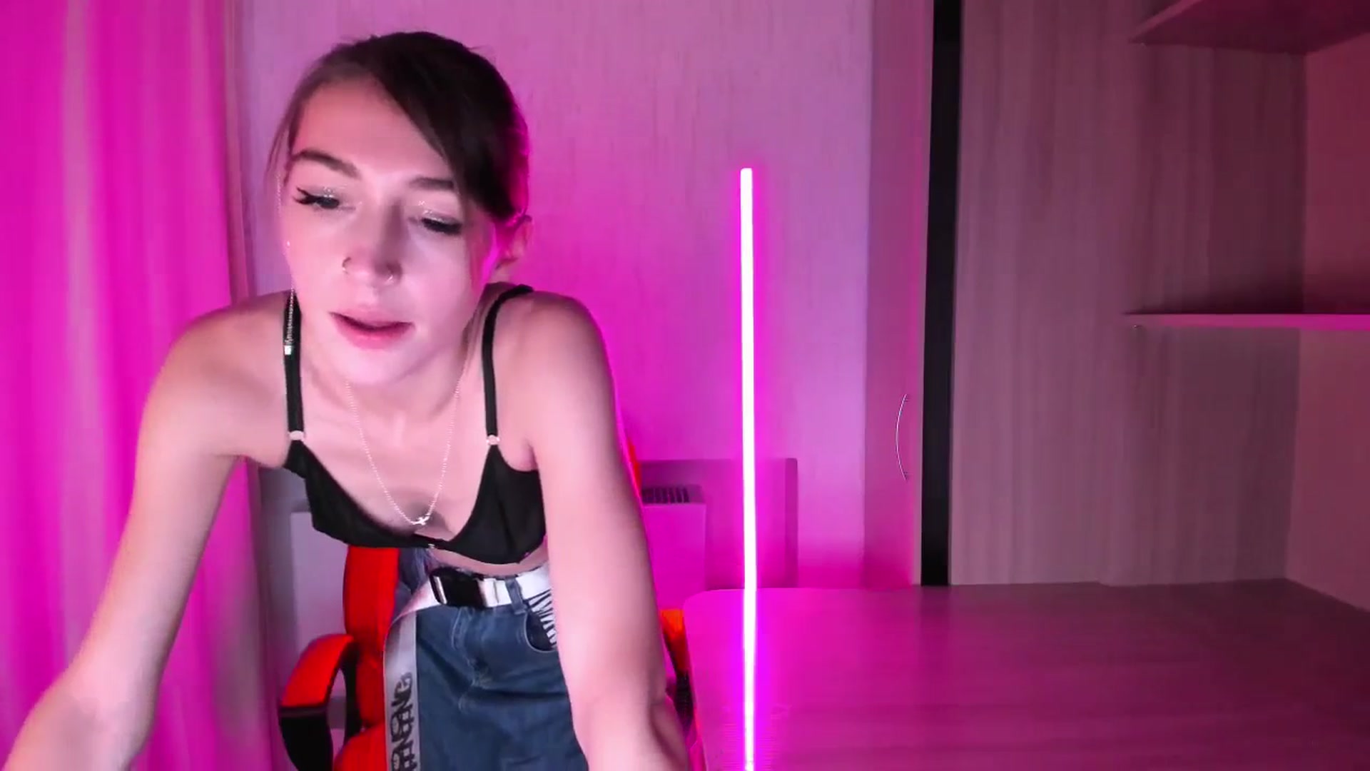 Gallery image thumbnail from Iam_Best's myfreecams stream on, 09/05/2023, 03:44 image 13 of 20