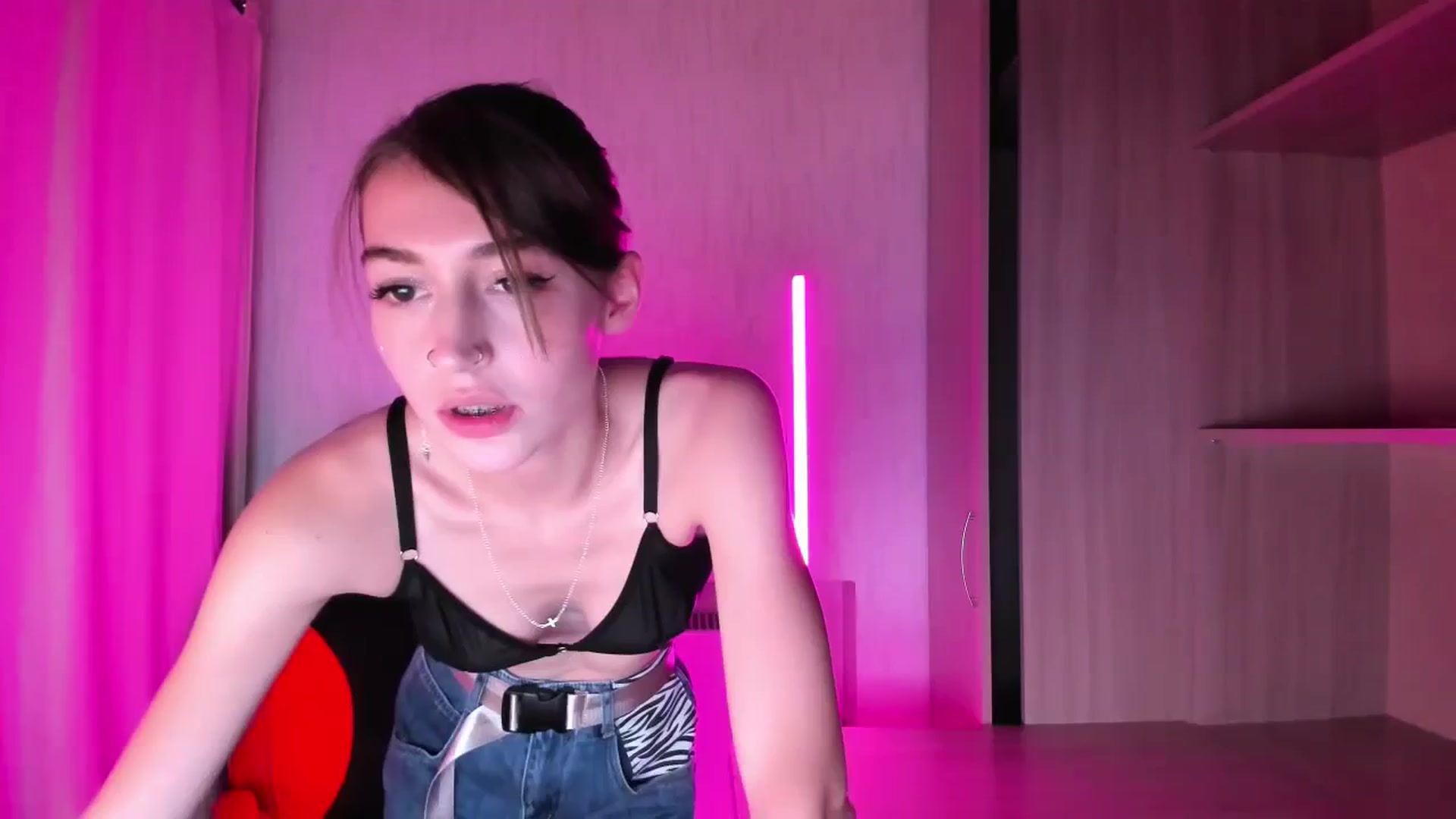 Gallery image thumbnail from Iam_Best's myfreecams stream on, 09/05/2023, 03:44 image 1 of 20