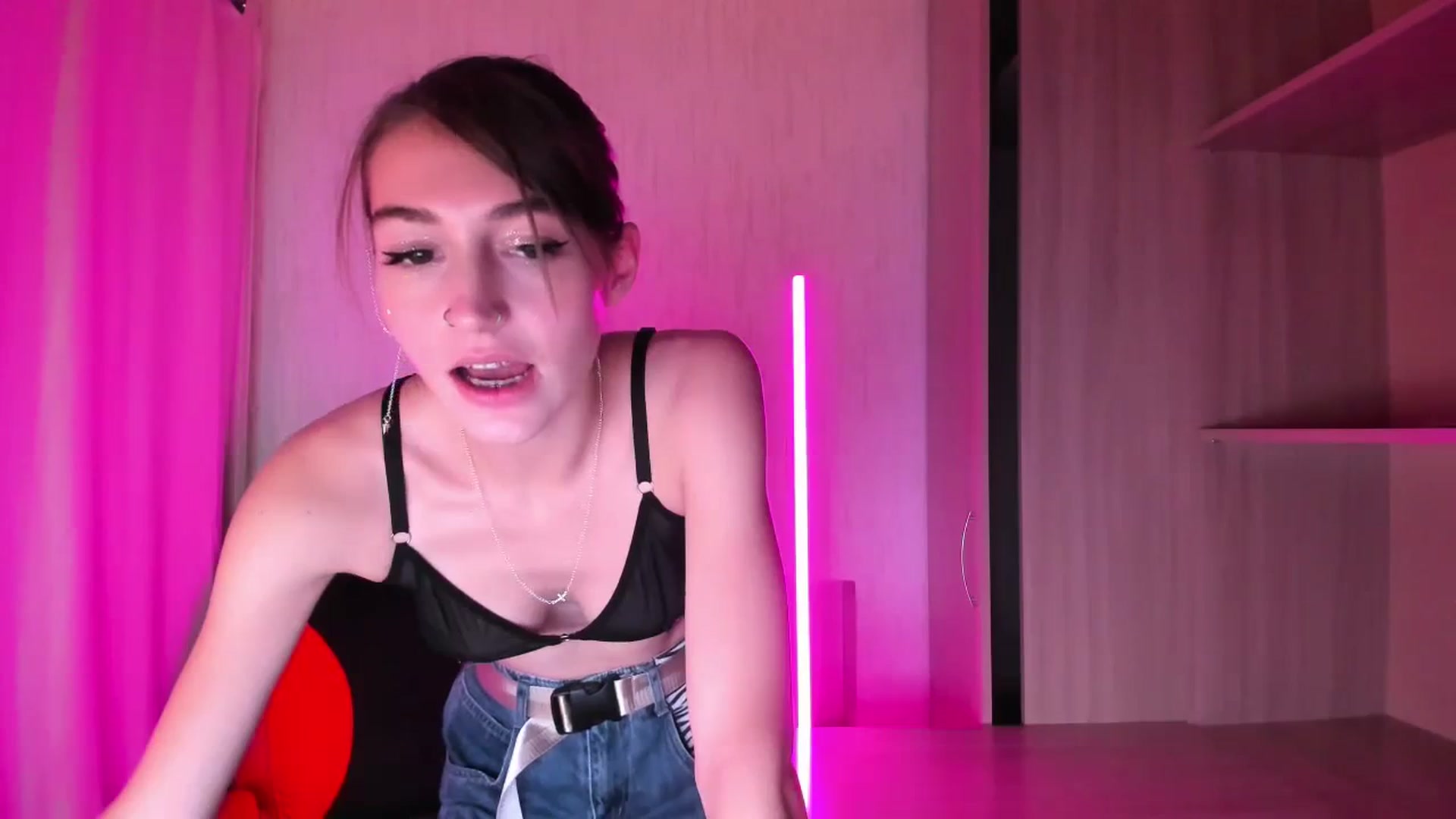 Gallery image thumbnail from Iam_Best's myfreecams stream on, 09/05/2023, 03:44 image 2 of 20