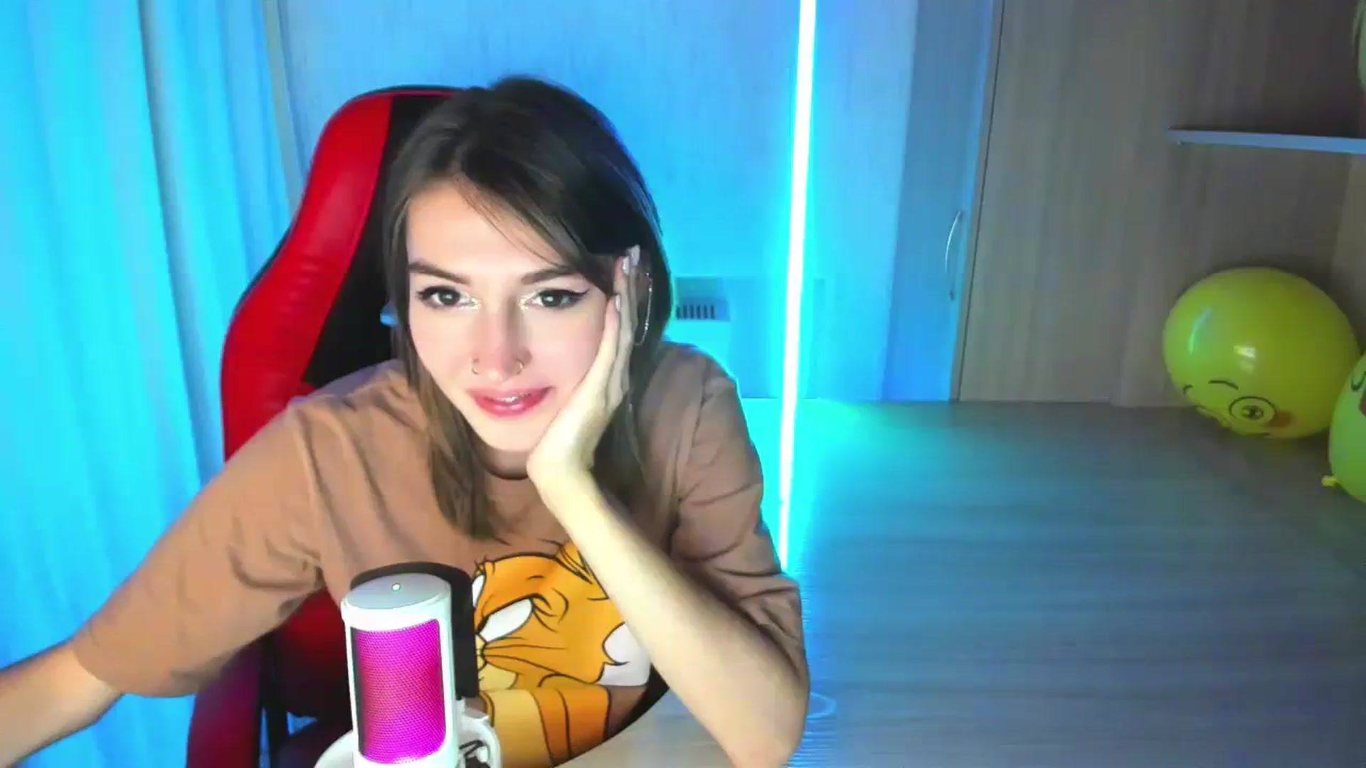 Gallery image thumbnail from Iam_Best's myfreecams stream on, 09/15/2023, 06:23 image 1 of 20