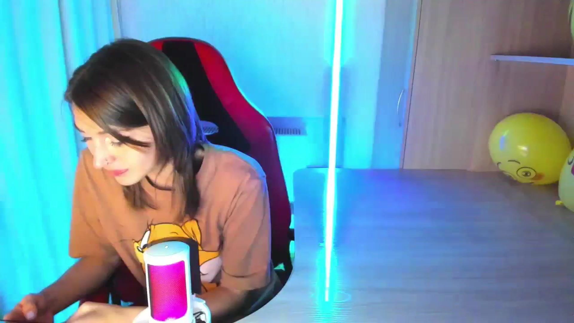 Gallery image thumbnail from Iam_Best's myfreecams stream on, 09/15/2023, 06:23 image 3 of 20