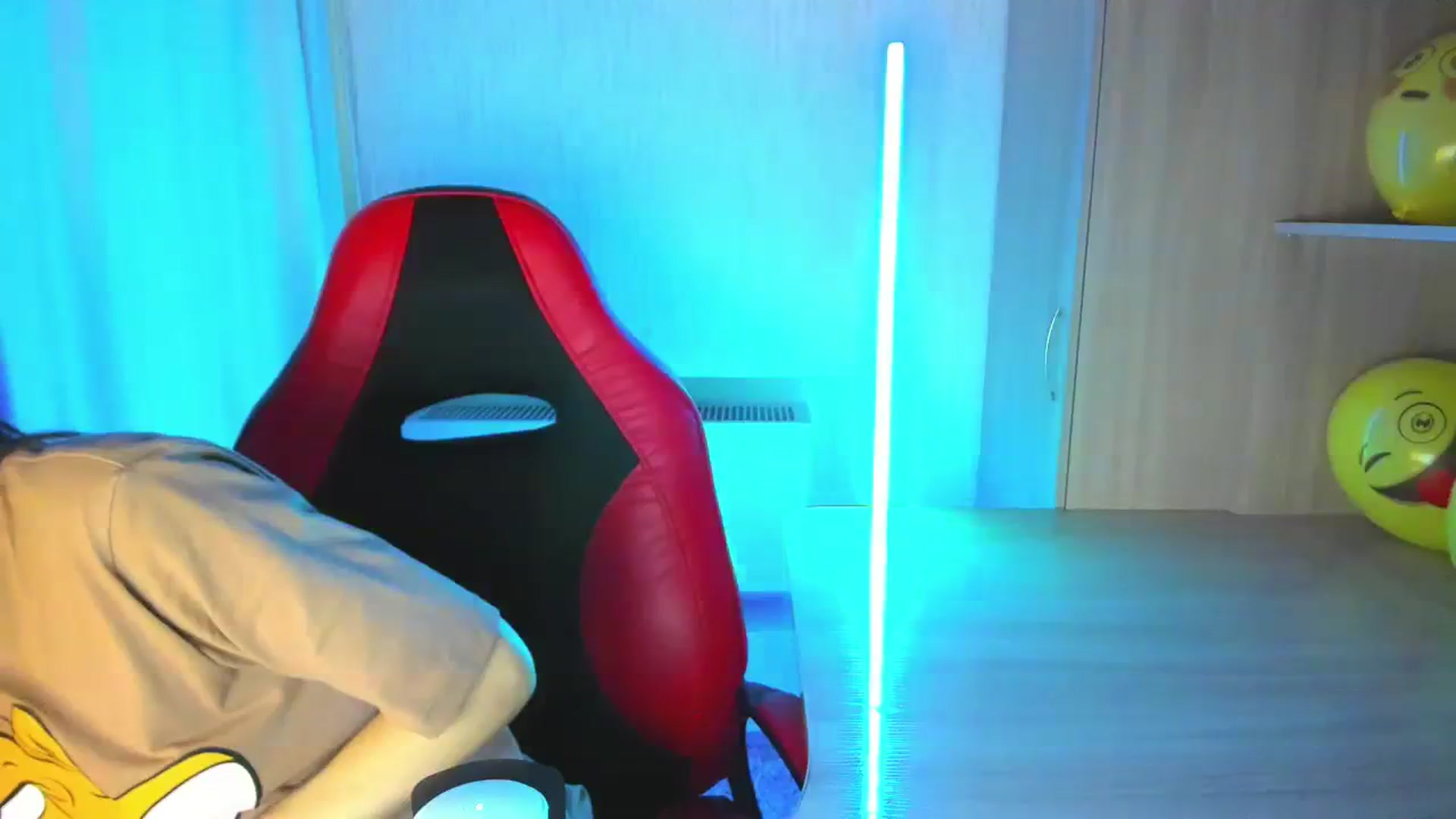 Gallery image thumbnail from Iam_Best's myfreecams stream on, 09/15/2023, 07:43 image 7 of 20