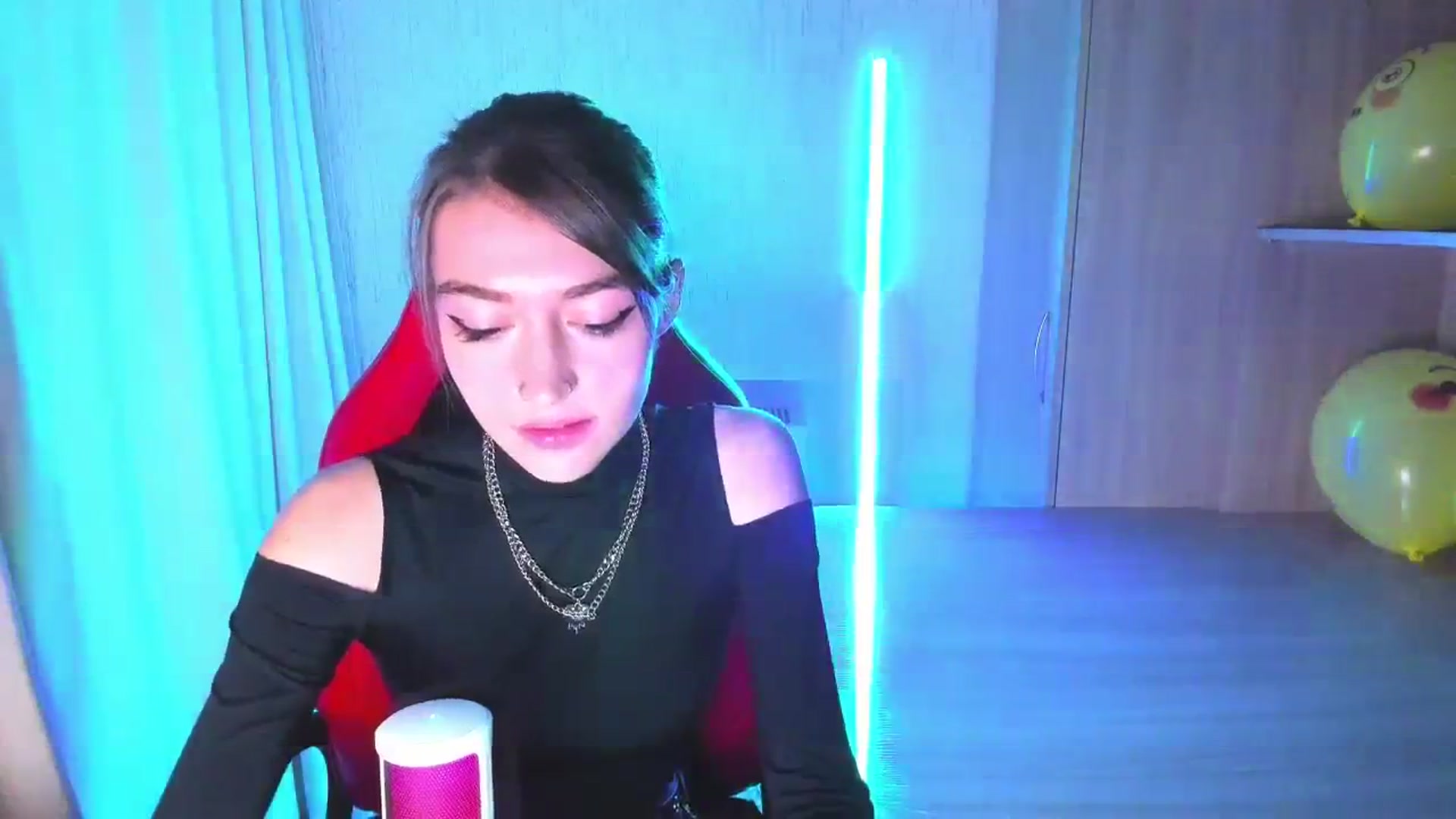 Gallery image thumbnail from Iam_Best's myfreecams stream on, 09/19/2023, 24:58 image 2 of 20