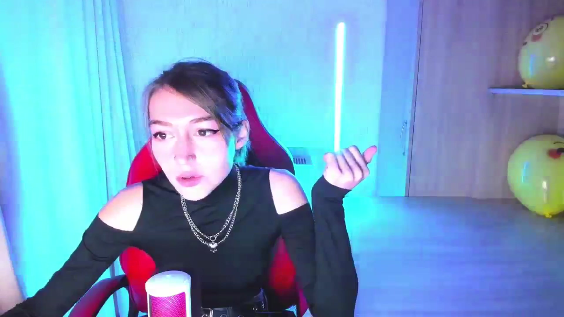 Gallery image thumbnail from Iam_Best's myfreecams stream on, 09/19/2023, 24:58 image 4 of 20