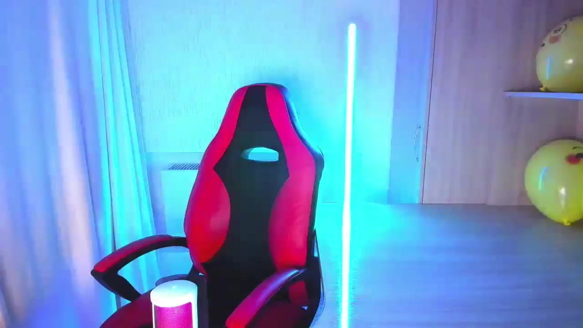 Gallery image thumbnail from Iam_Best's myfreecams stream on, 09/19/2023, 24:58 image 8 of 20