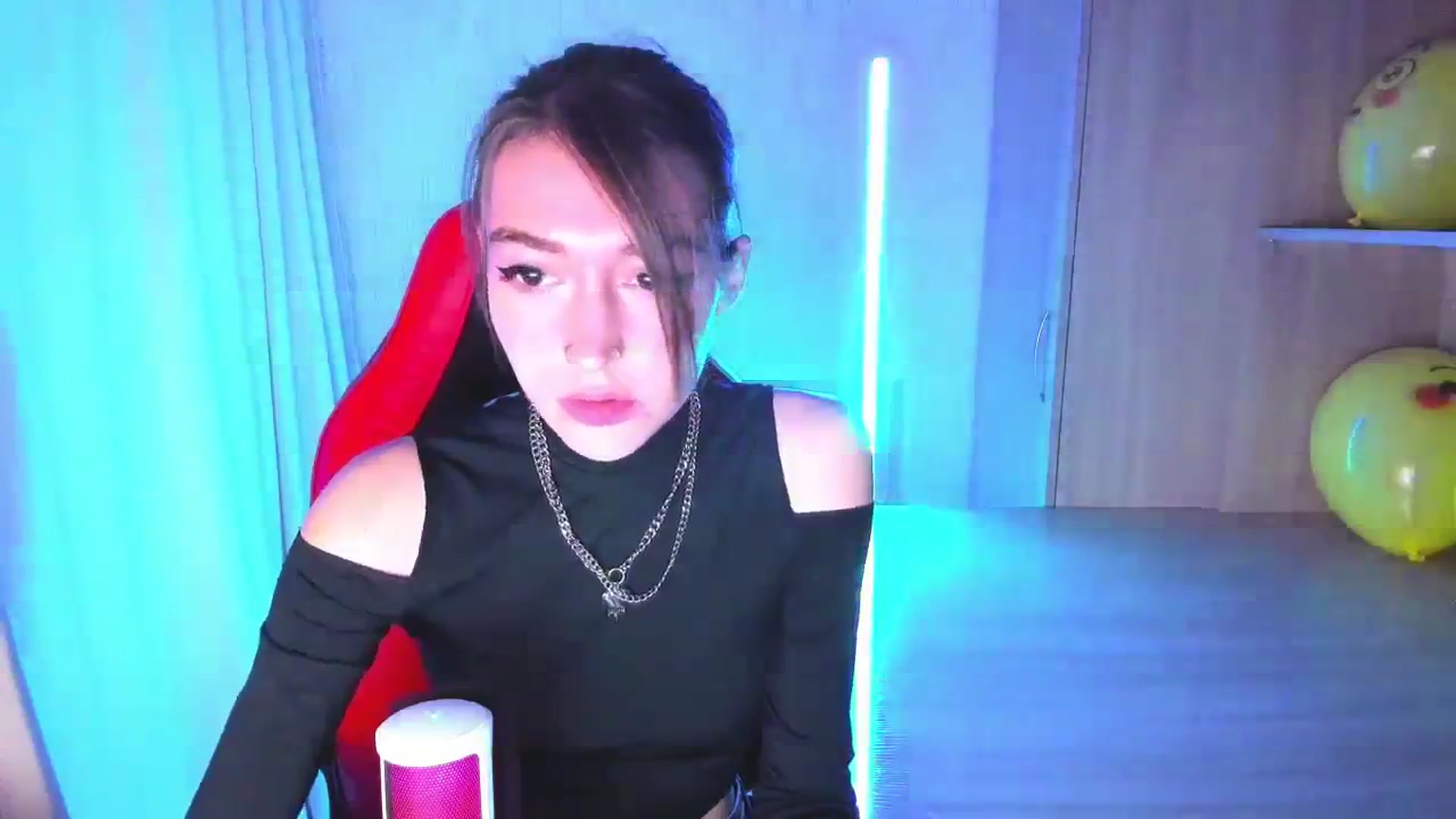 Gallery image thumbnail from Iam_Best's myfreecams stream on, 09/19/2023, 24:58 image 12 of 20