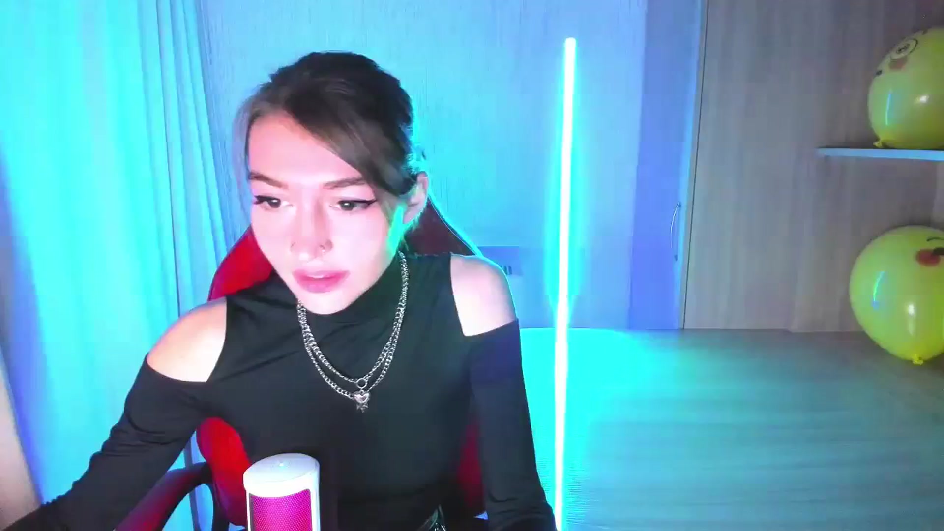 Gallery image thumbnail from Iam_Best's myfreecams stream on, 09/19/2023, 24:58 image 3 of 20