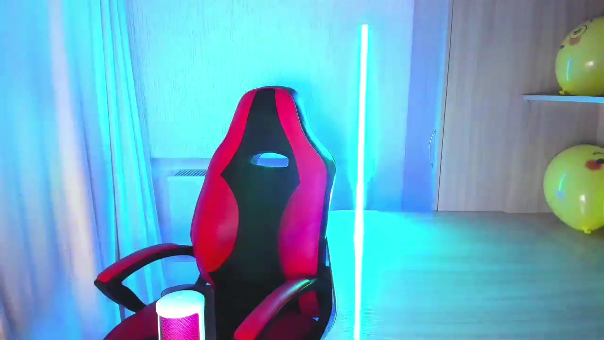 Gallery image thumbnail from Iam_Best's myfreecams stream on, 09/19/2023, 24:58 image 7 of 20