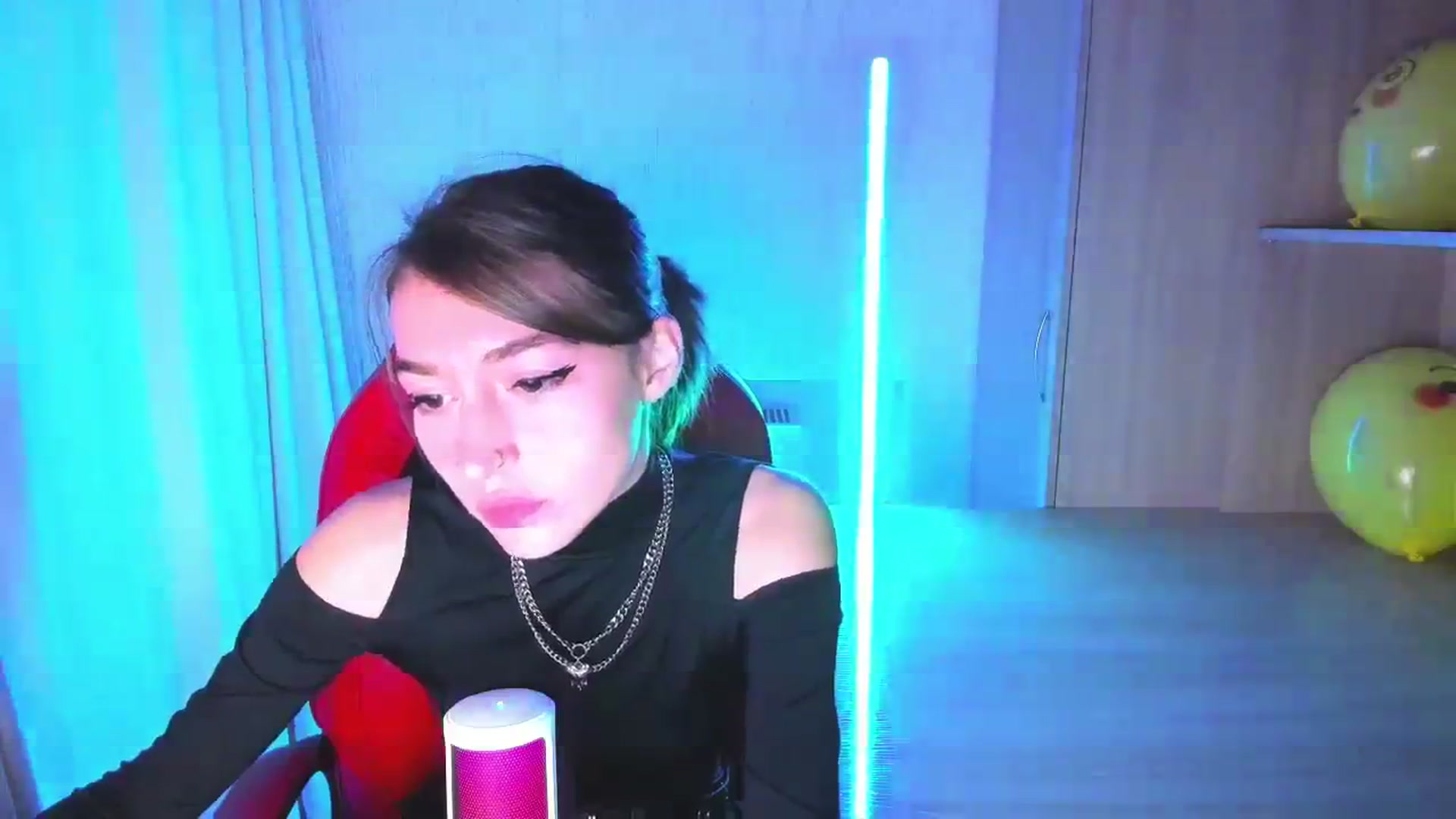Gallery image thumbnail from Iam_Best's myfreecams stream on, 09/19/2023, 24:58 image 20 of 20