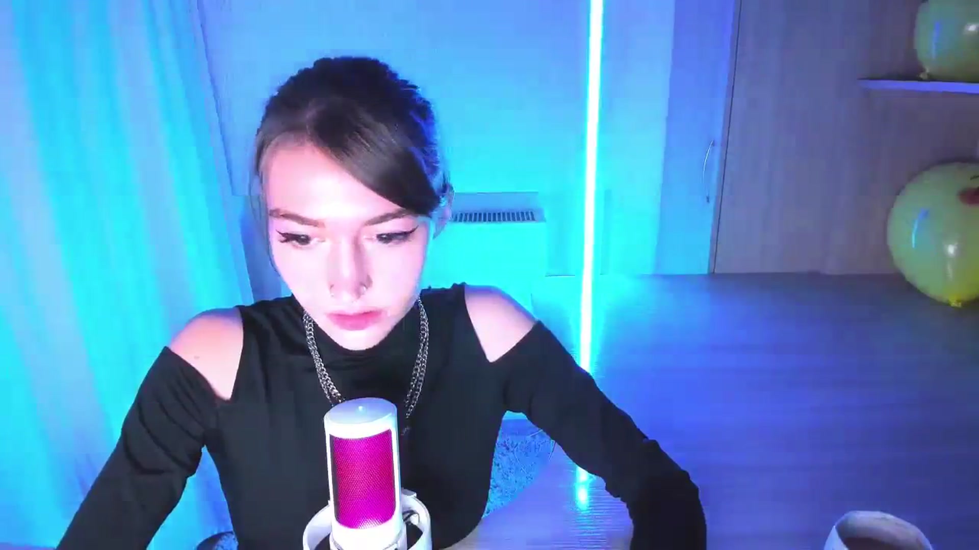 Gallery image thumbnail from Iam_Best's myfreecams stream on, 09/19/2023, 06:55 image 16 of 20