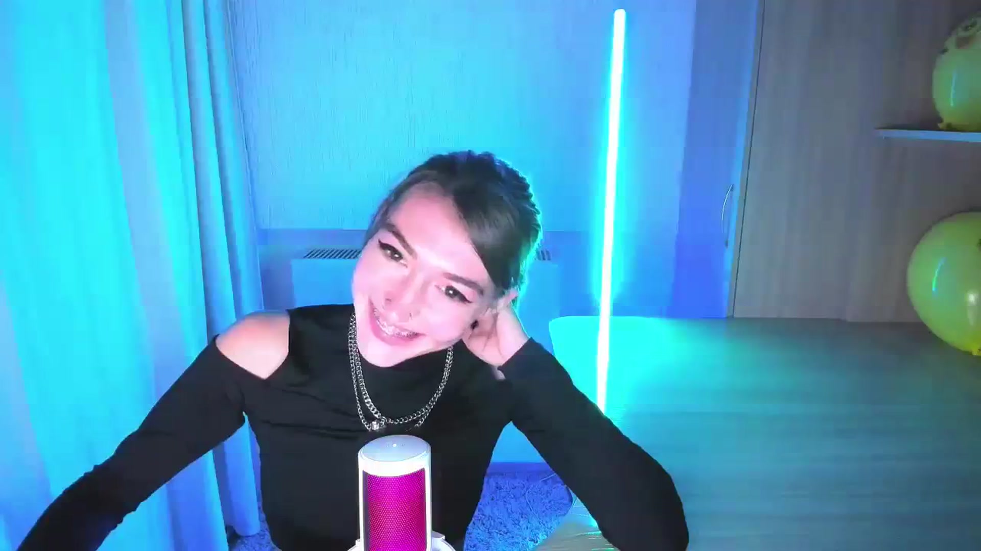 Gallery image thumbnail from Iam_Best's myfreecams stream on, 09/19/2023, 06:55 image 12 of 20