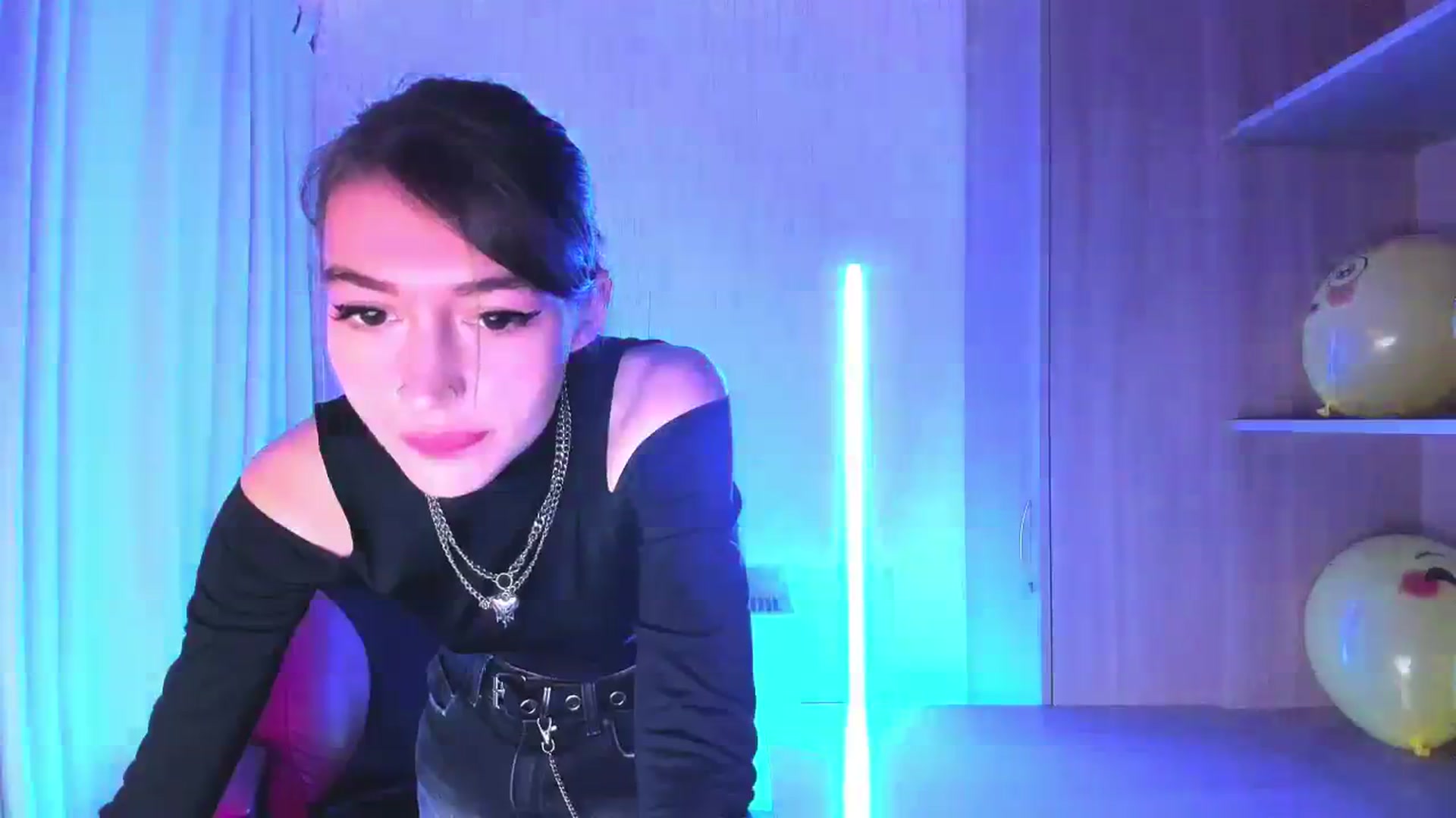 Gallery image thumbnail from Iam_Best's myfreecams stream on, 09/19/2023, 06:55 image 4 of 20