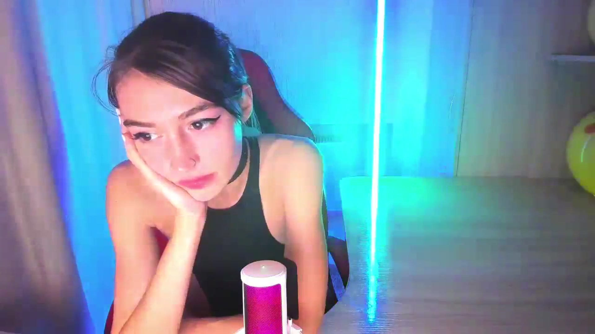 Gallery image thumbnail from Iam_Best's myfreecams stream on, 09/20/2023, 07:53 image 9 of 20
