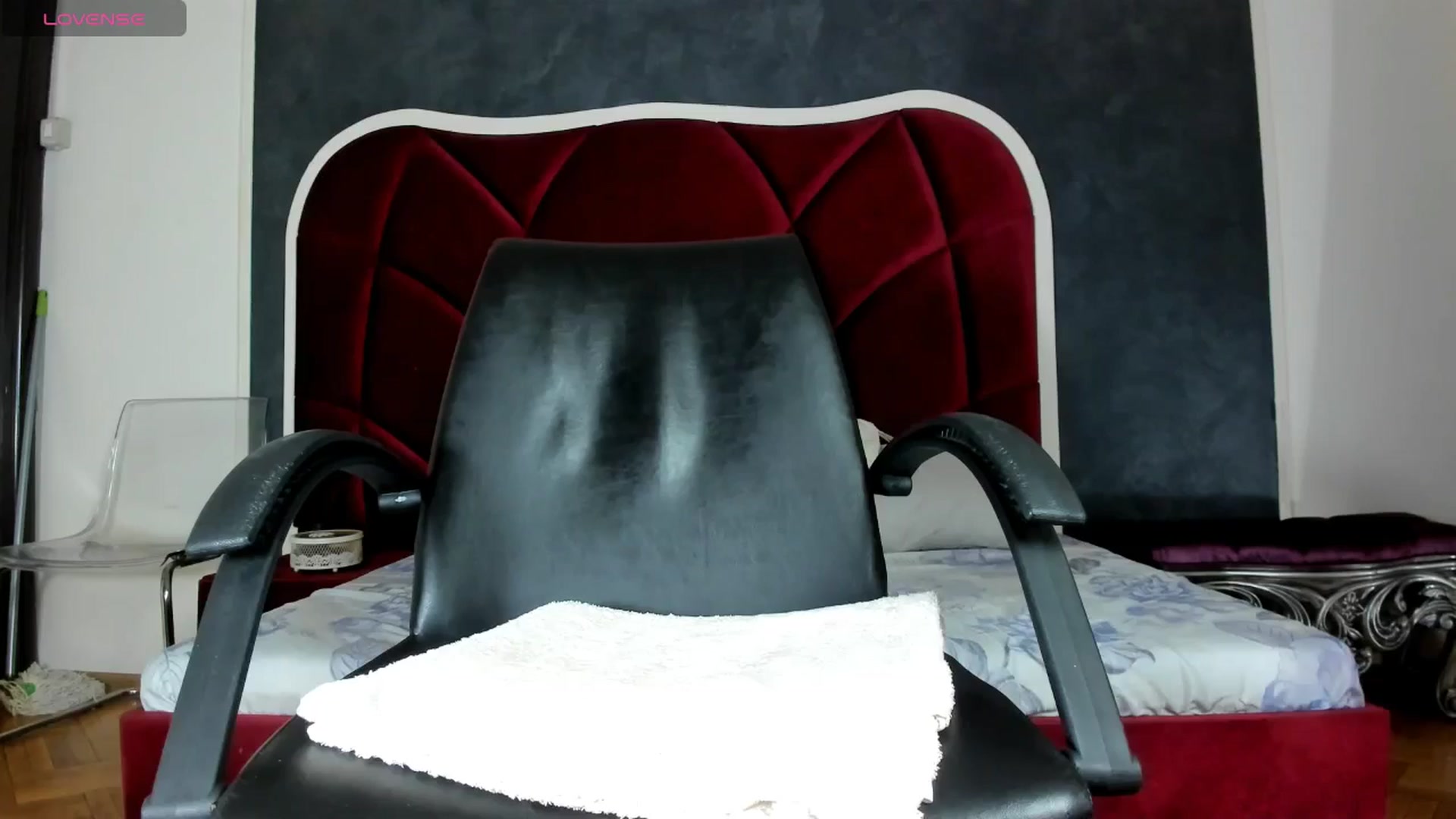 Gallery image thumbnail from Iam_Lorry's myfreecams stream on, 06/19/2024, 05:52 image 10 of 20
