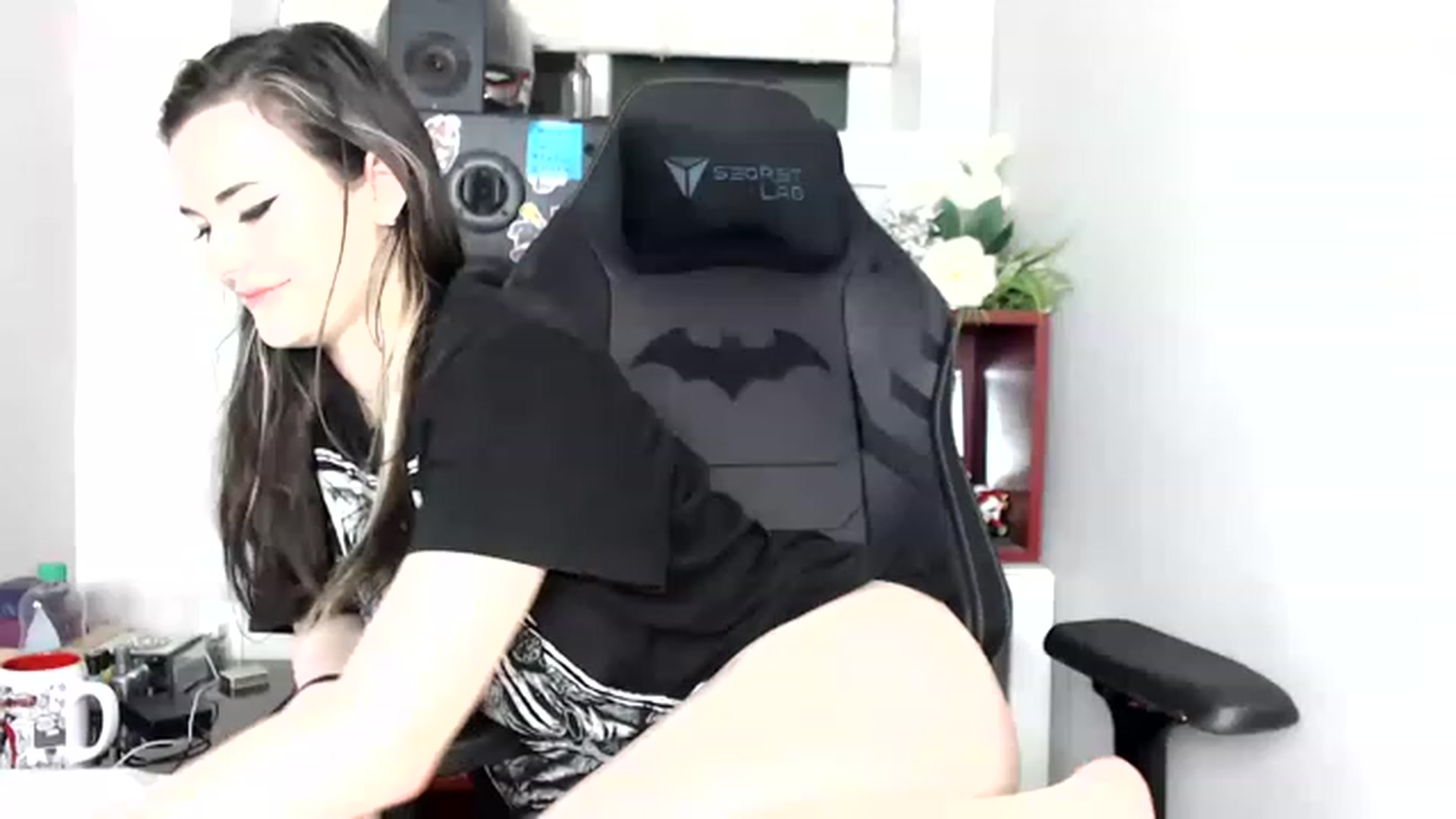 Gallery image thumbnail from Iam_MissTery's myfreecams stream on, 02/02/2023, 05:52 image 19 of 20